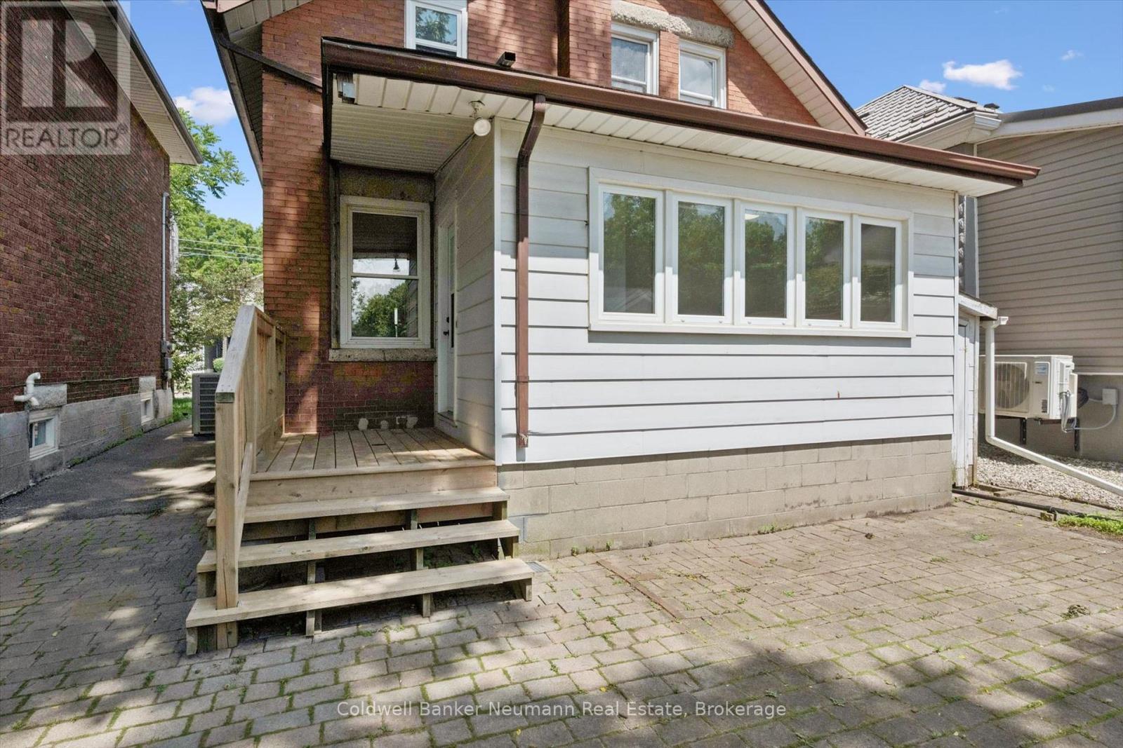 179 ELIZABETH STREET - 41