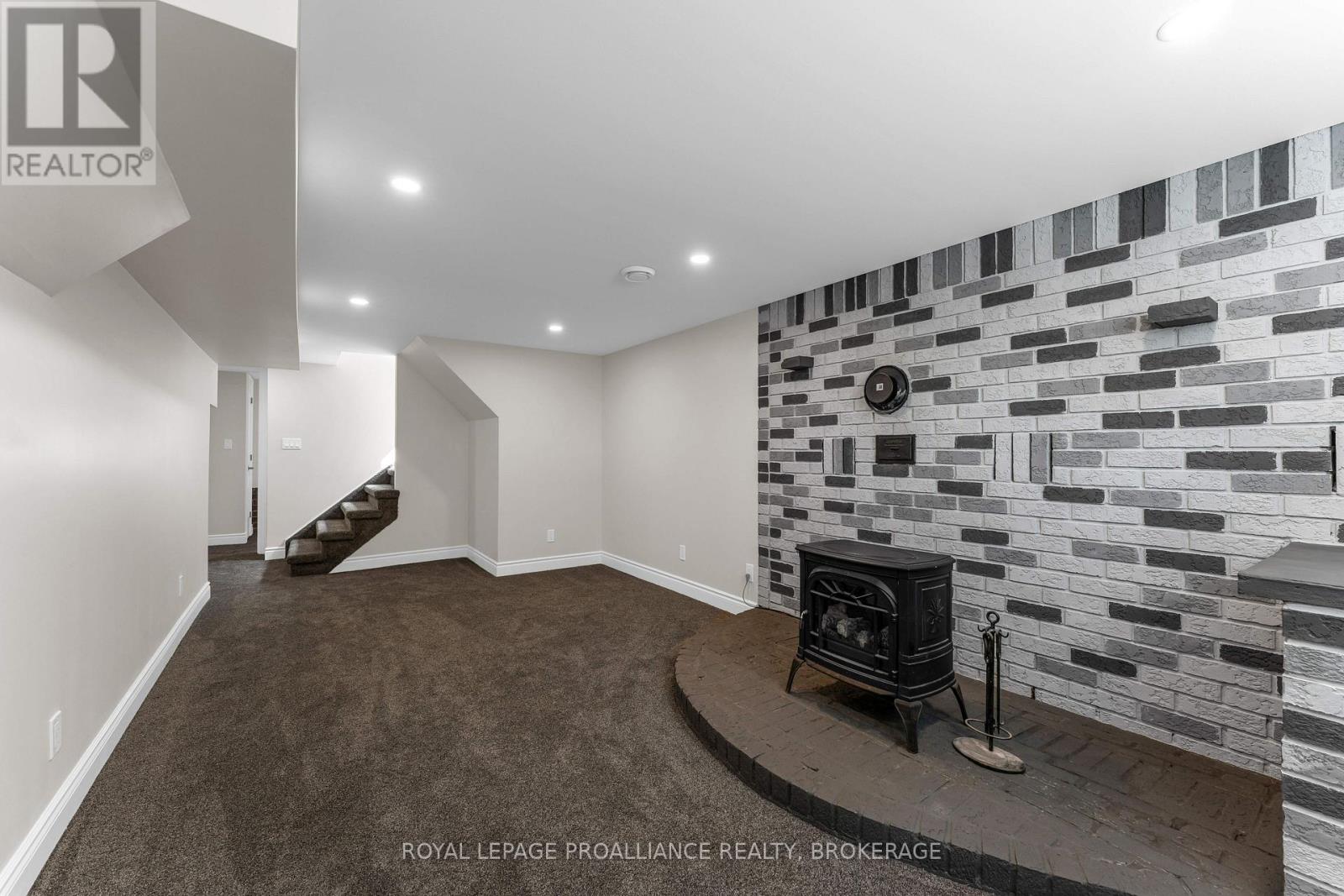 104 MAIN STREET - 33