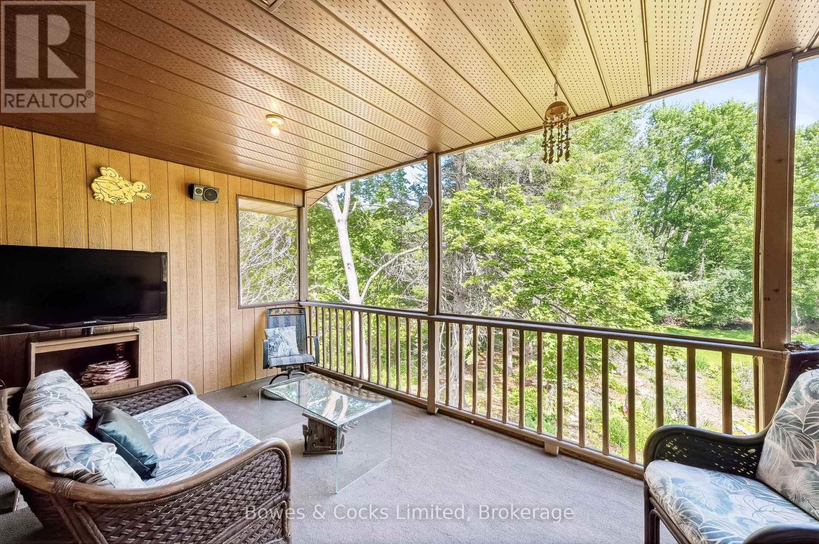 316 LEON AVENUE - 24