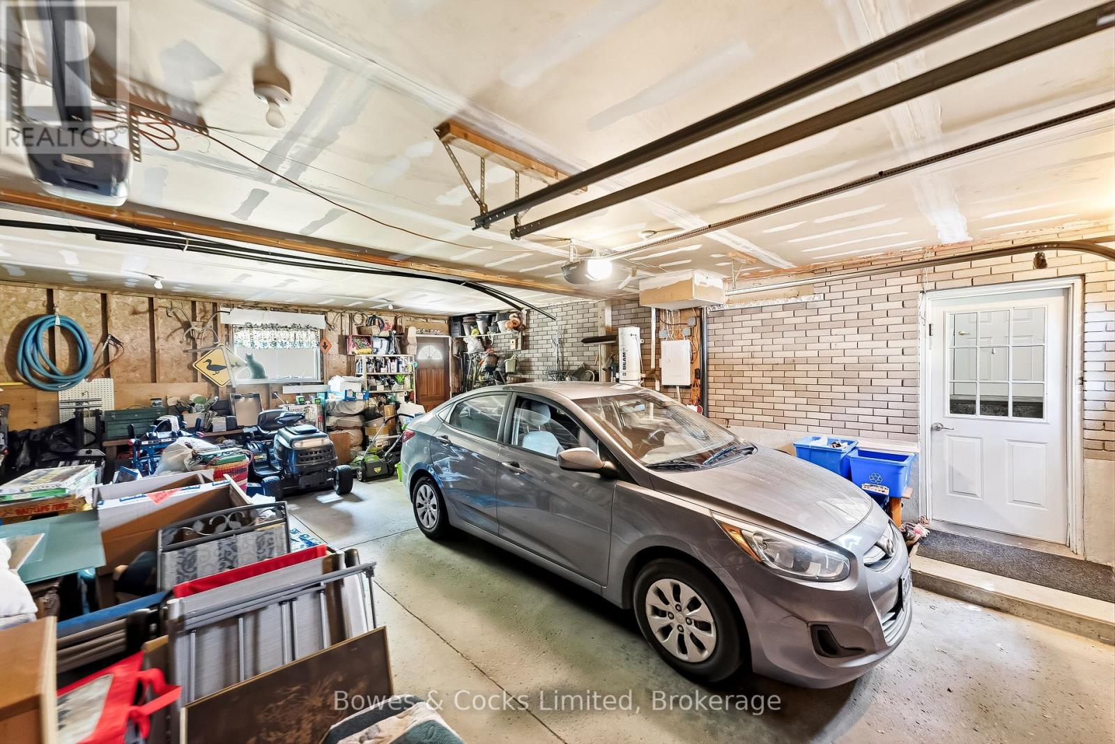 316 LEON AVENUE - 29