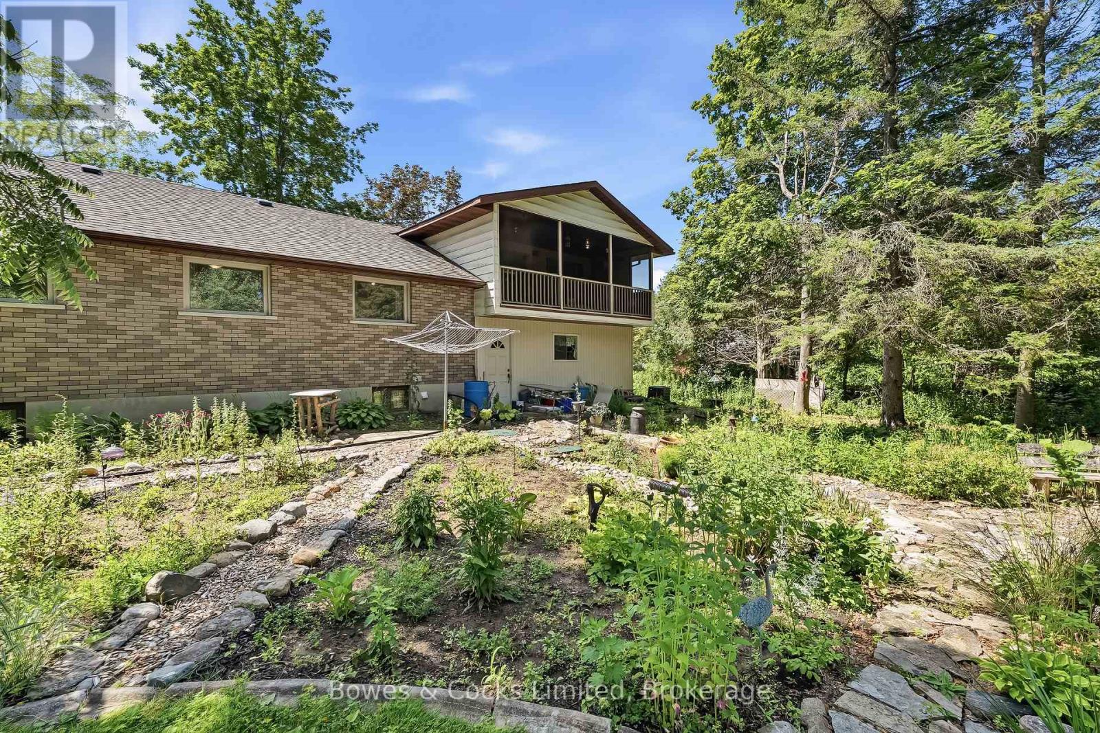 316 LEON AVENUE - 30