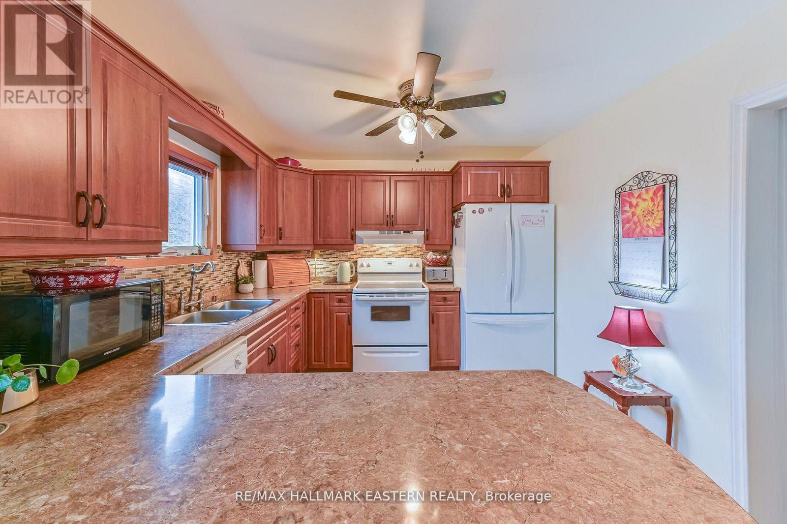 2839 PETER STREET - 15