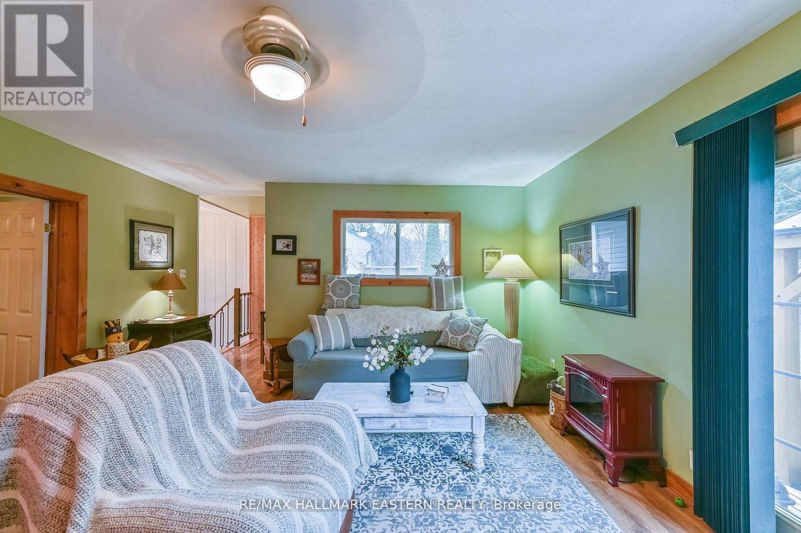 2839 PETER STREET - 17