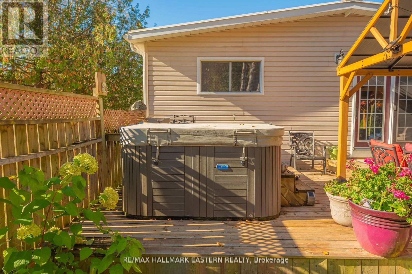 2839 PETER STREET - 27