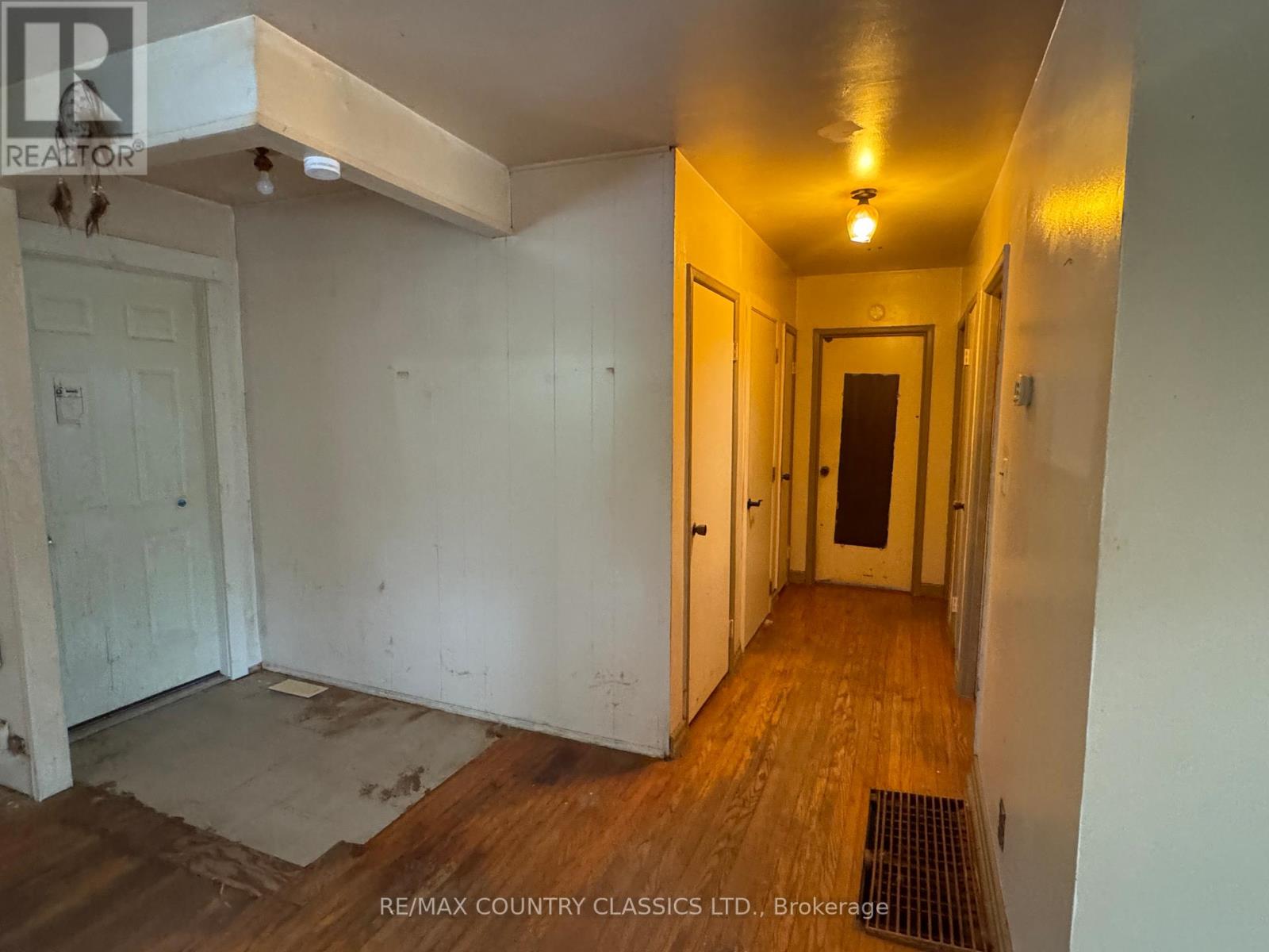 98 SPRUCEDALE STREET - 10