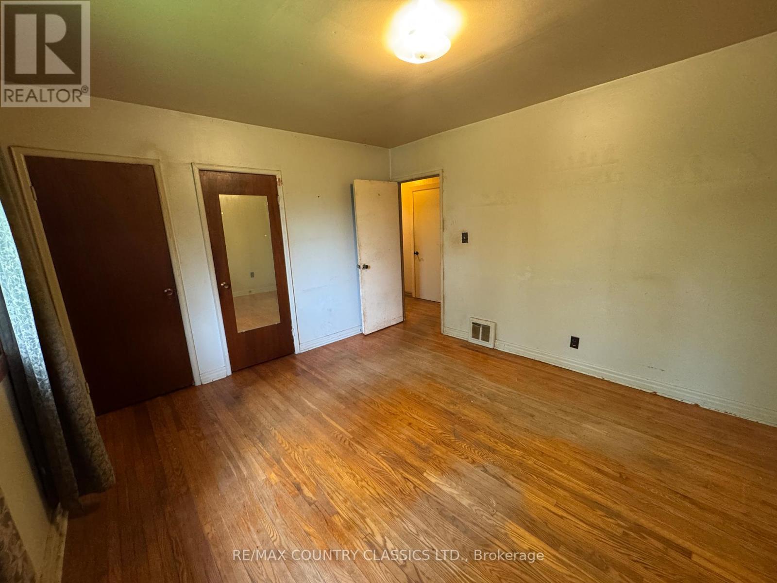 98 SPRUCEDALE STREET - 16