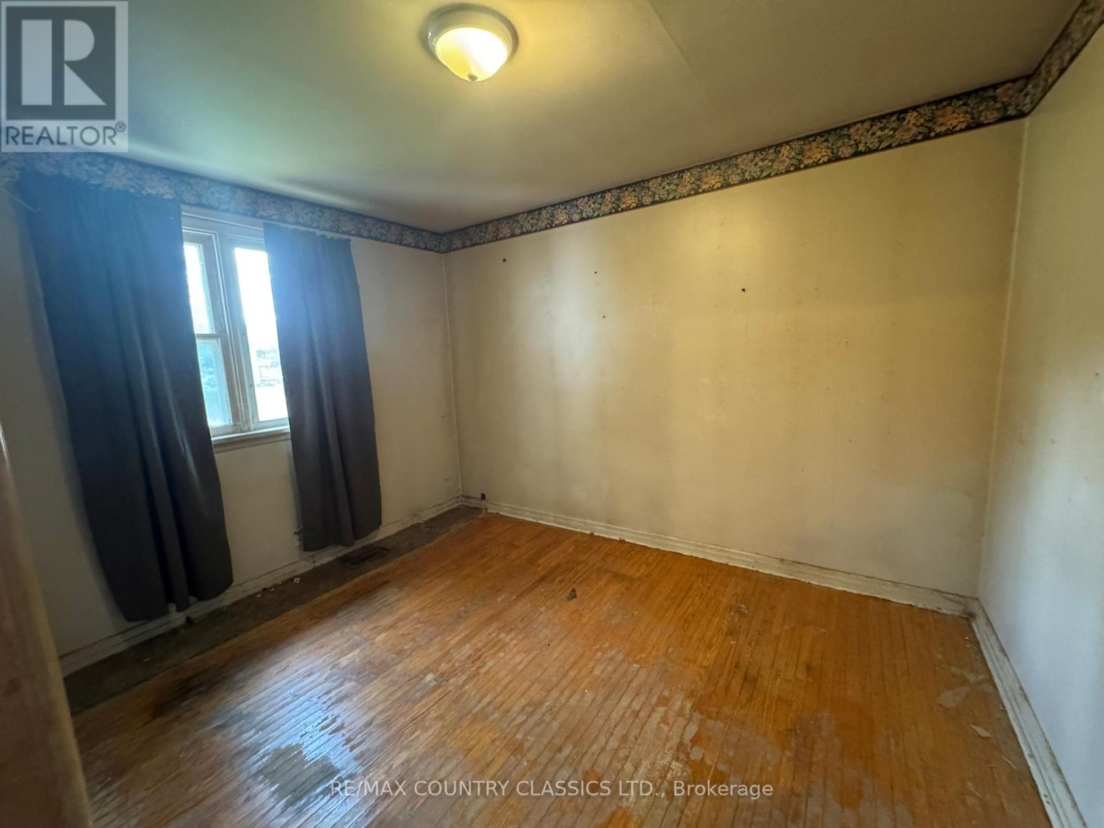 98 SPRUCEDALE STREET - 17