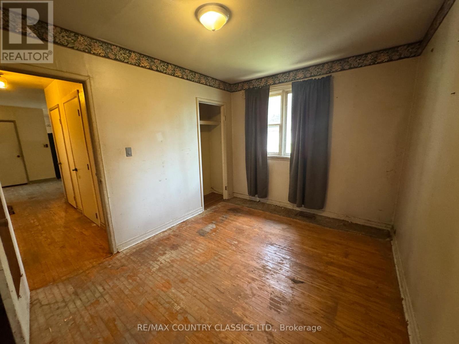 98 SPRUCEDALE STREET - 18