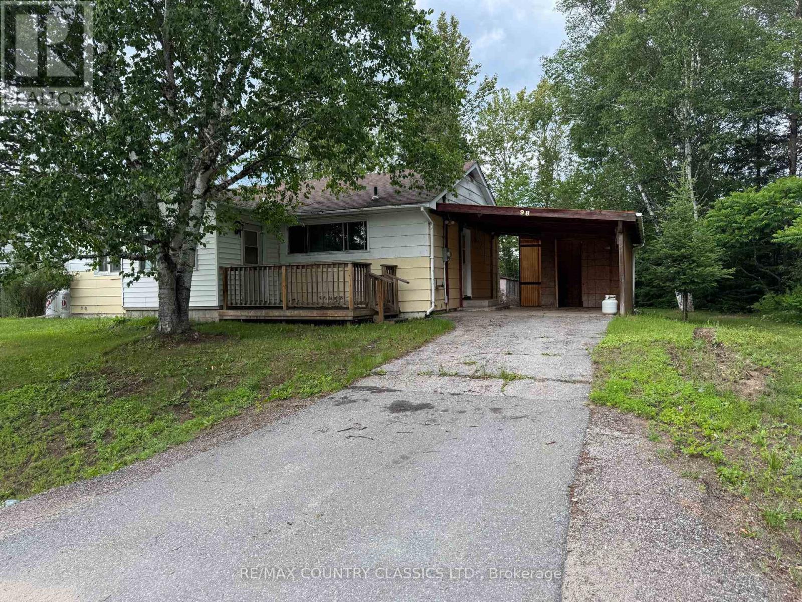 98 SPRUCEDALE STREET - 2