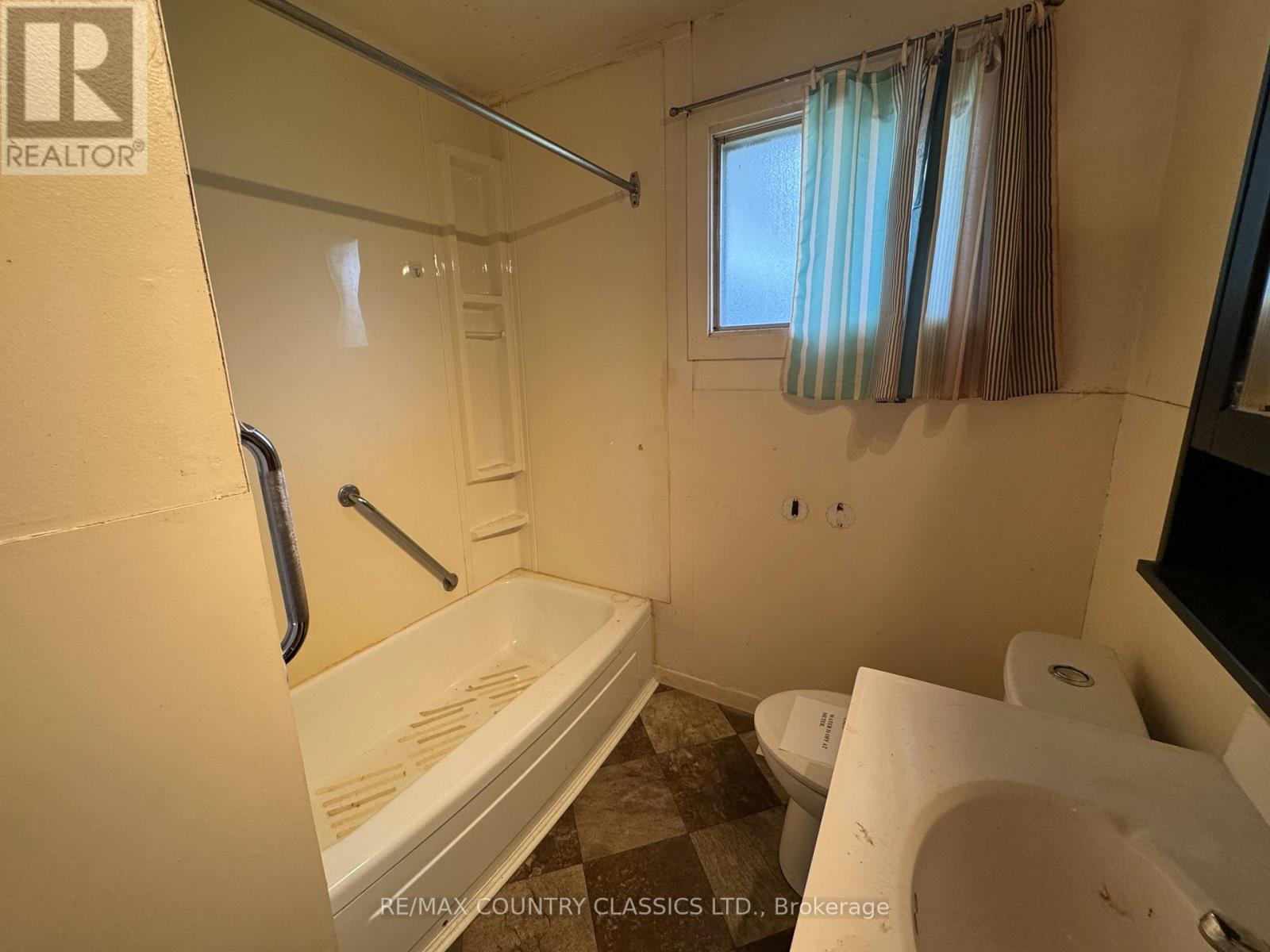 98 SPRUCEDALE STREET - 20