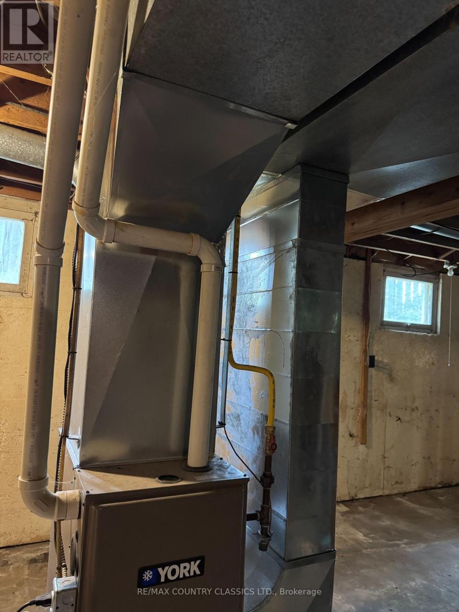 98 SPRUCEDALE STREET - 23