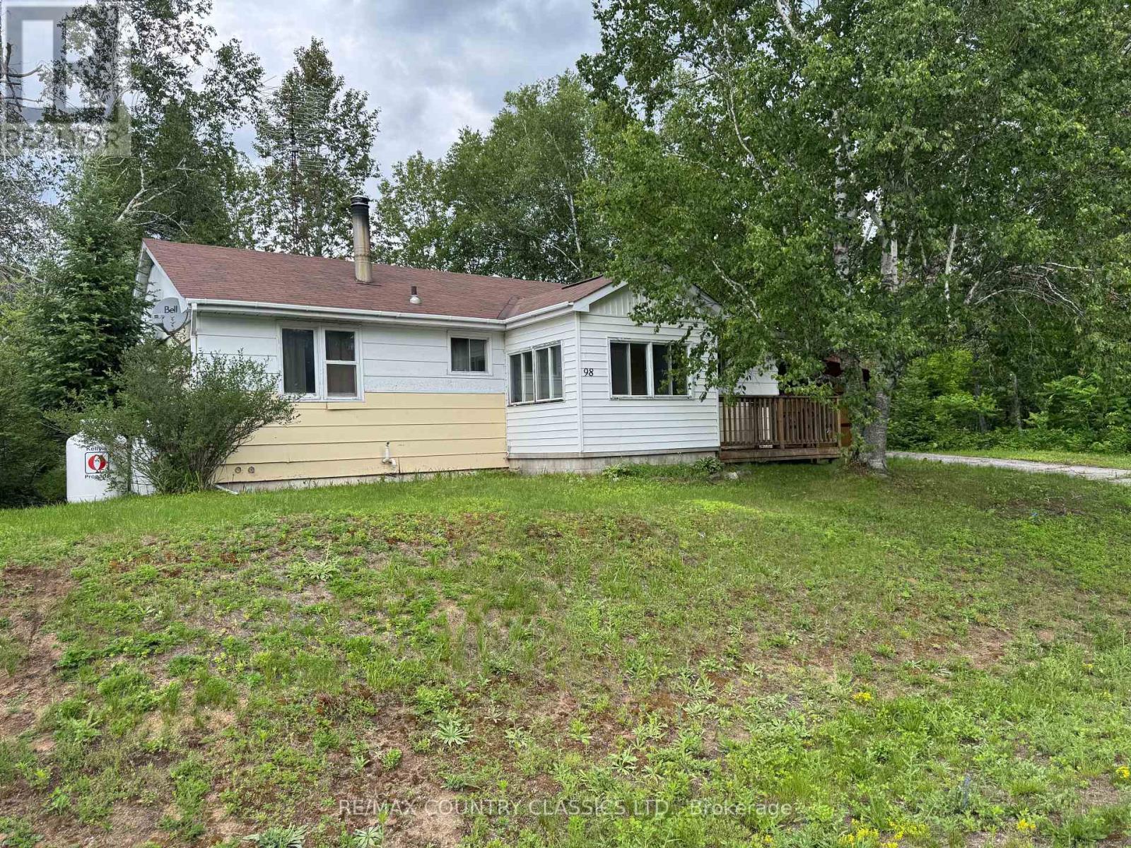 98 SPRUCEDALE STREET - 3
