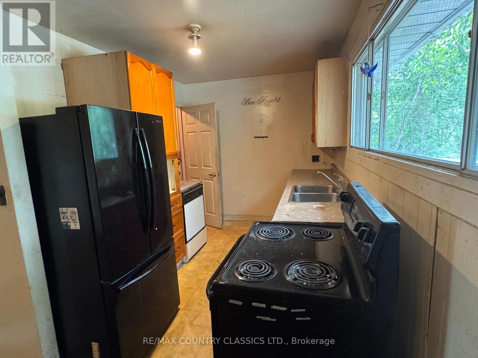 98 SPRUCEDALE STREET - 4