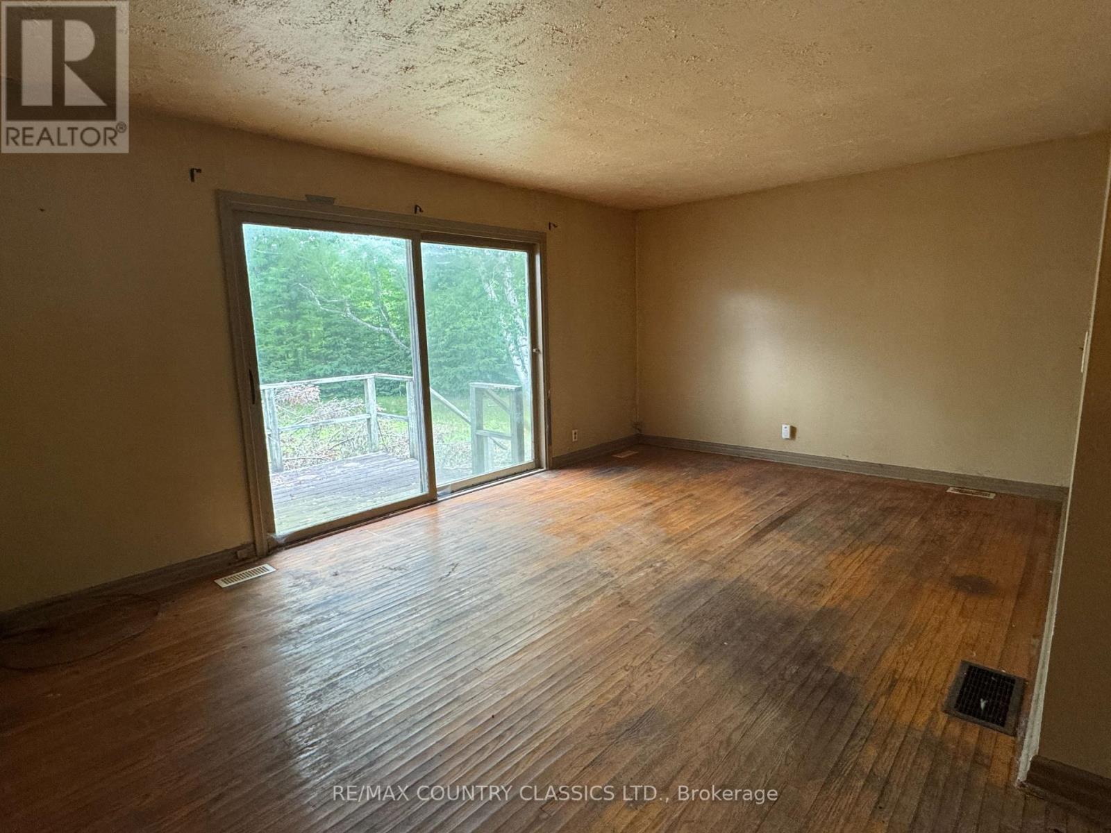 98 SPRUCEDALE STREET - 8