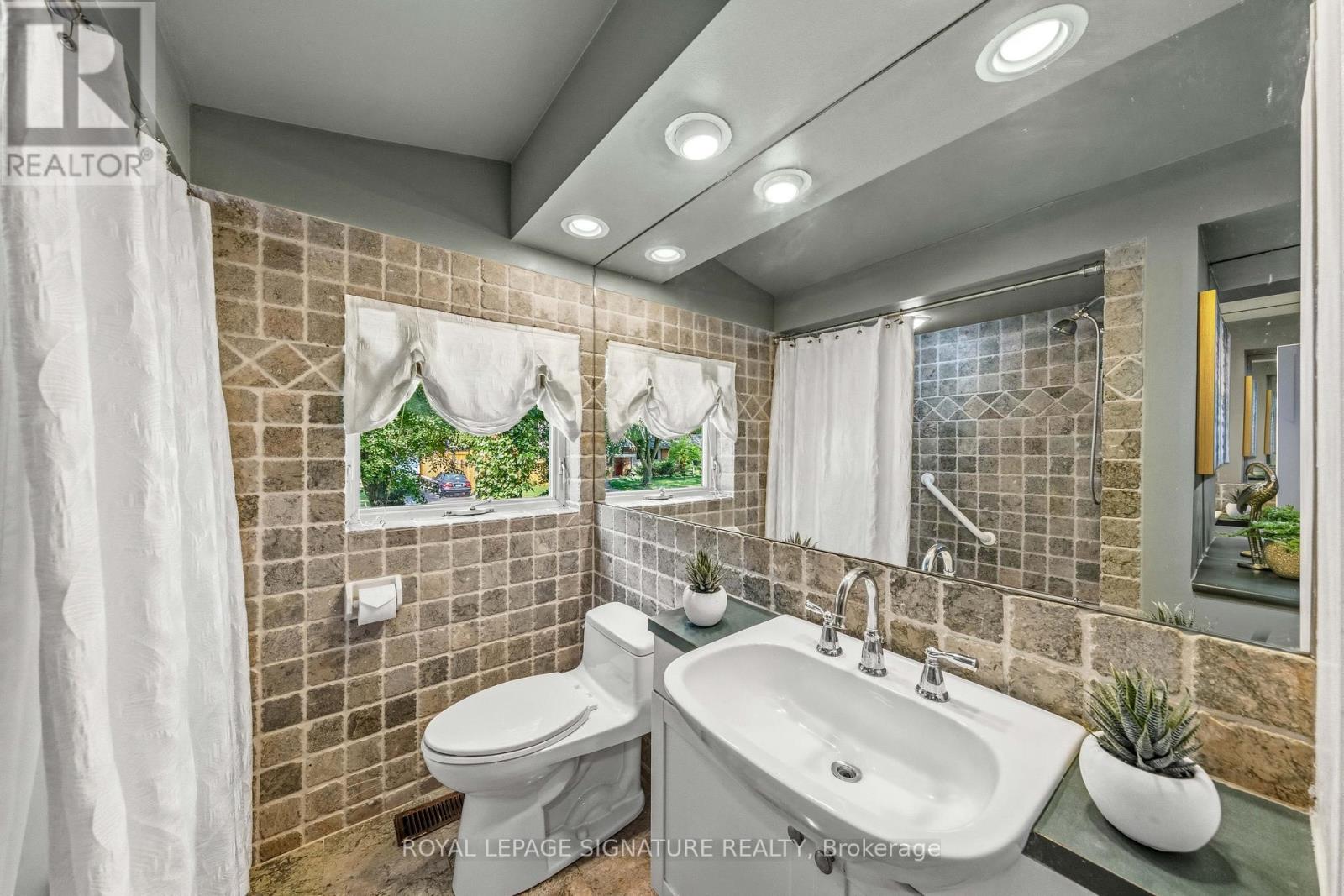 29 FARMCOTE ROAD - 23