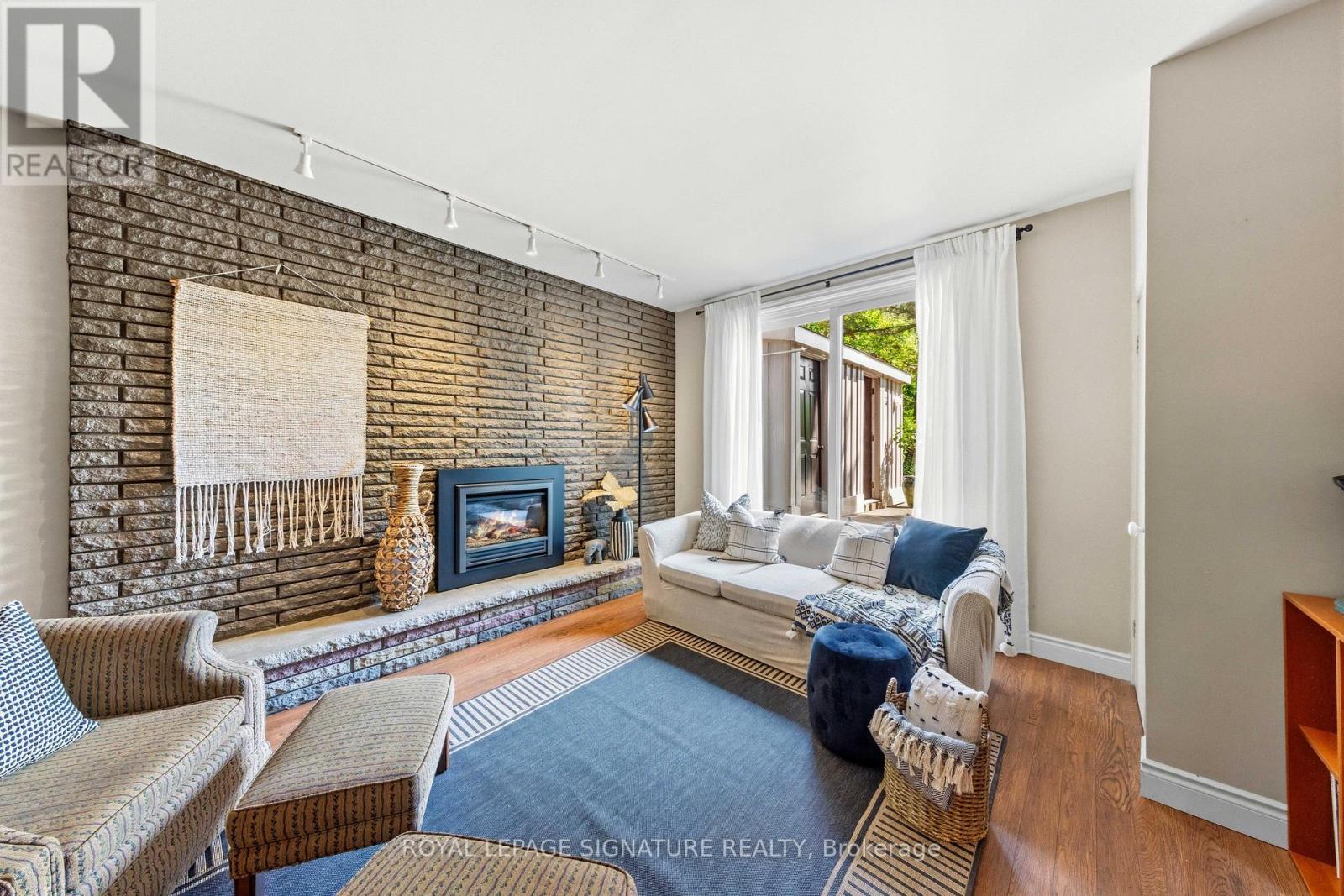 29 FARMCOTE ROAD - 26