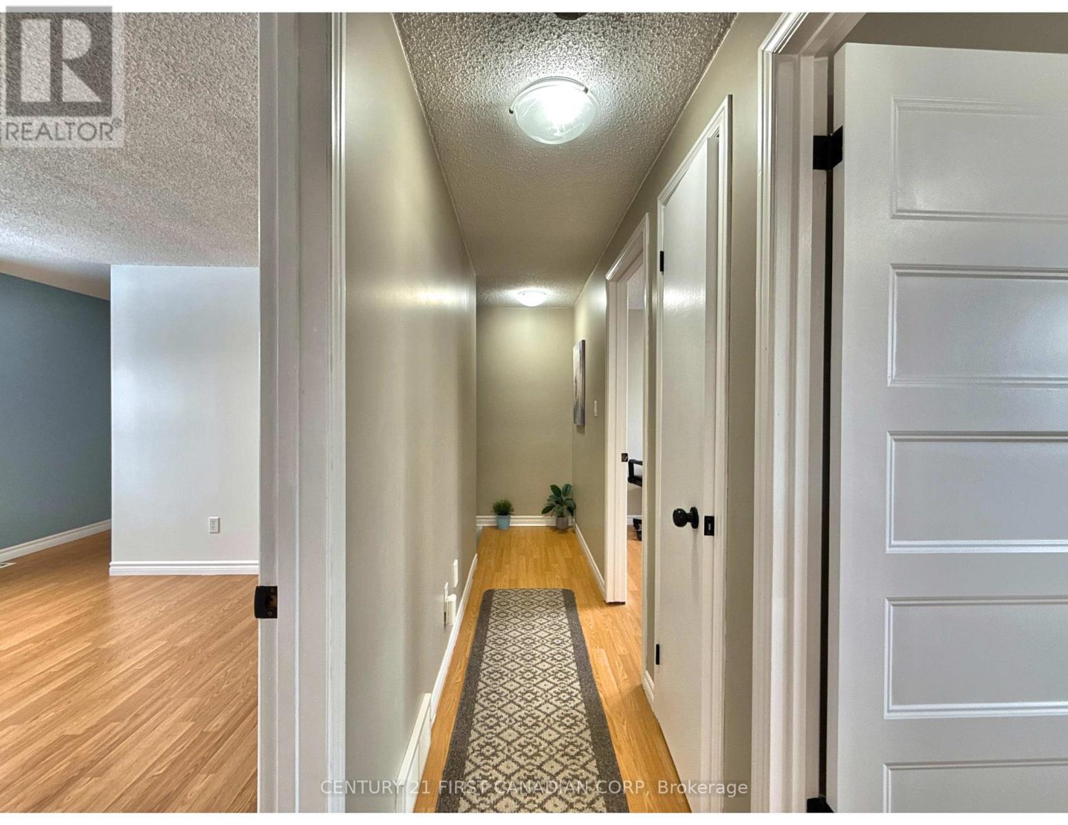 159 WALMER GARDENS - 10