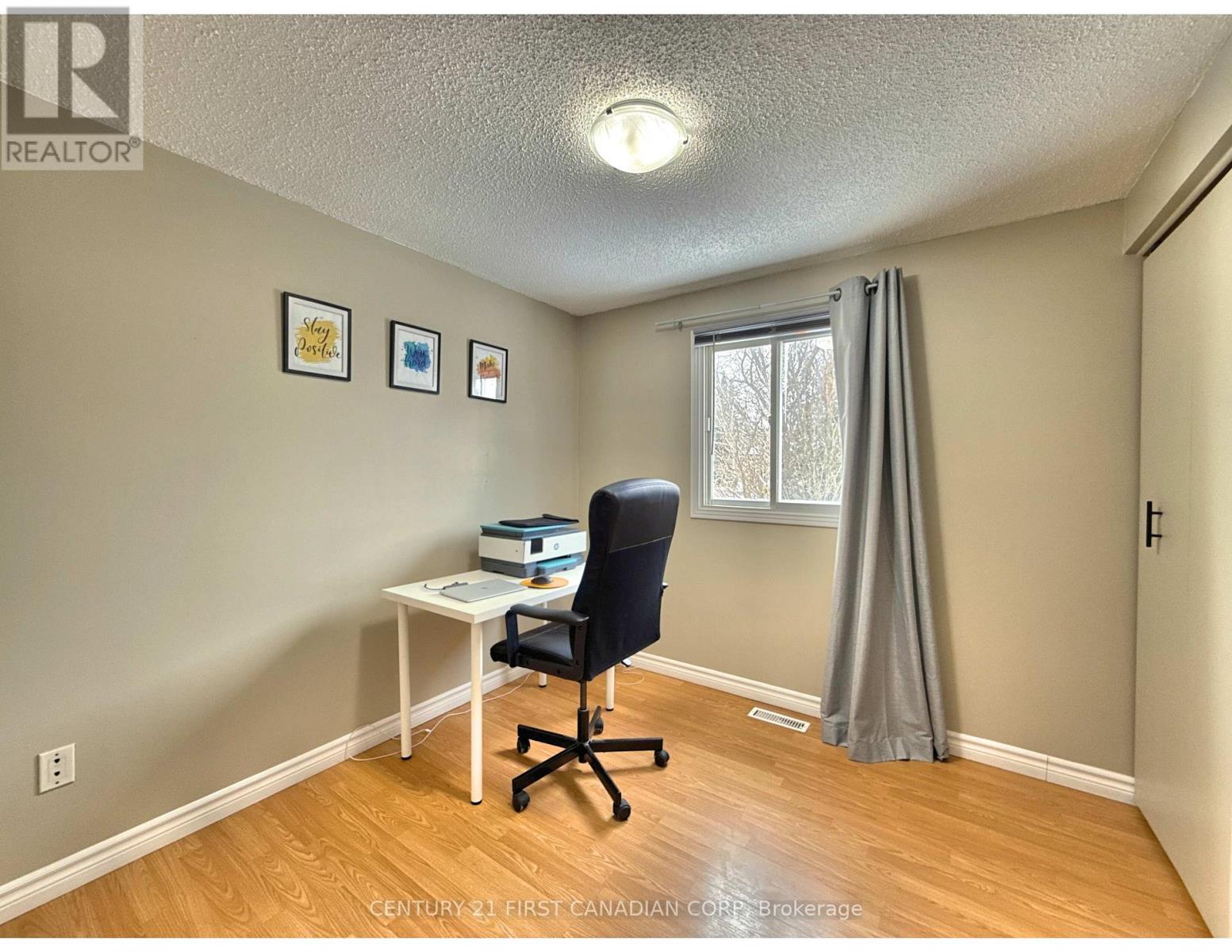 159 WALMER GARDENS - 11