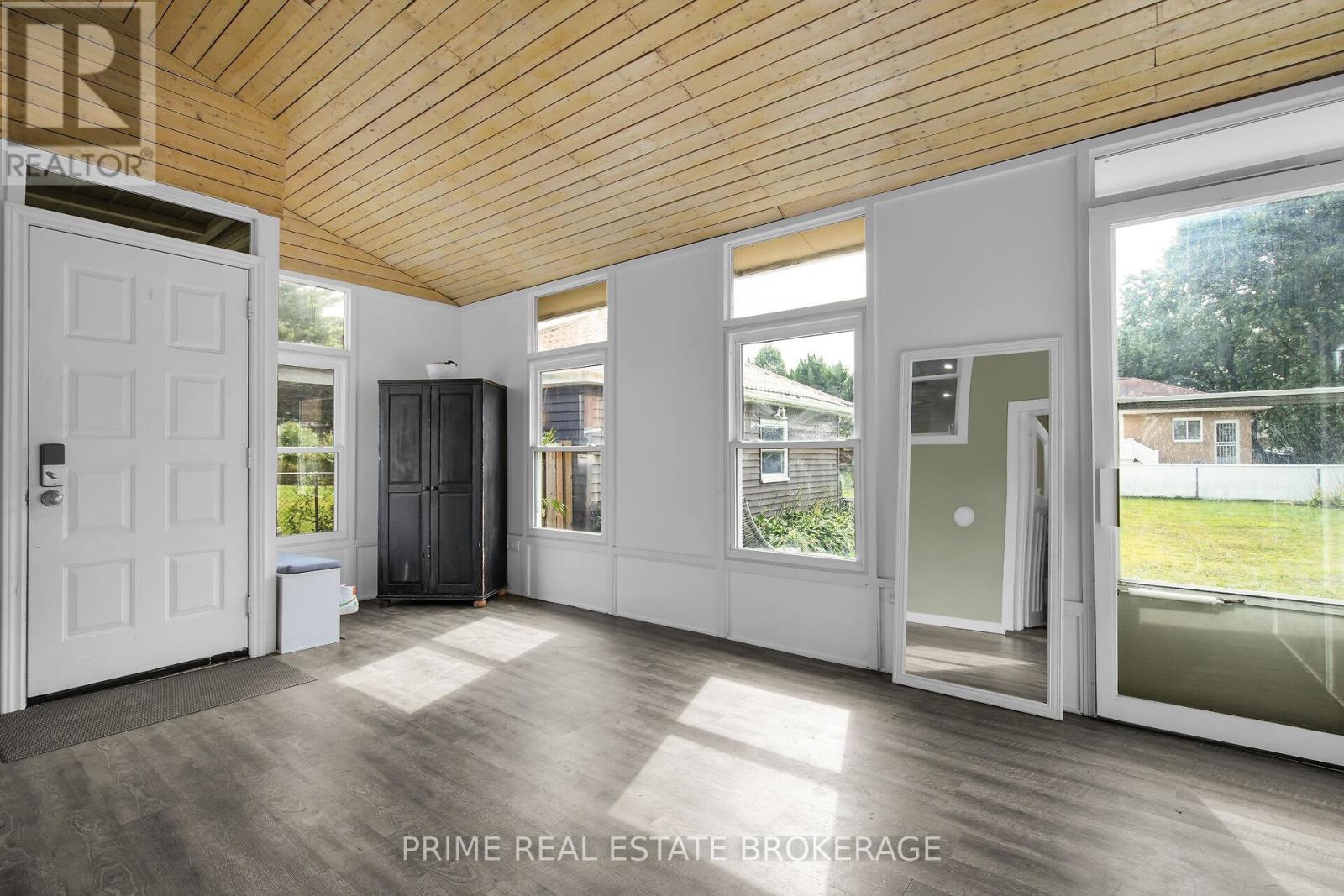 199 VANCOUVER STREET - 33