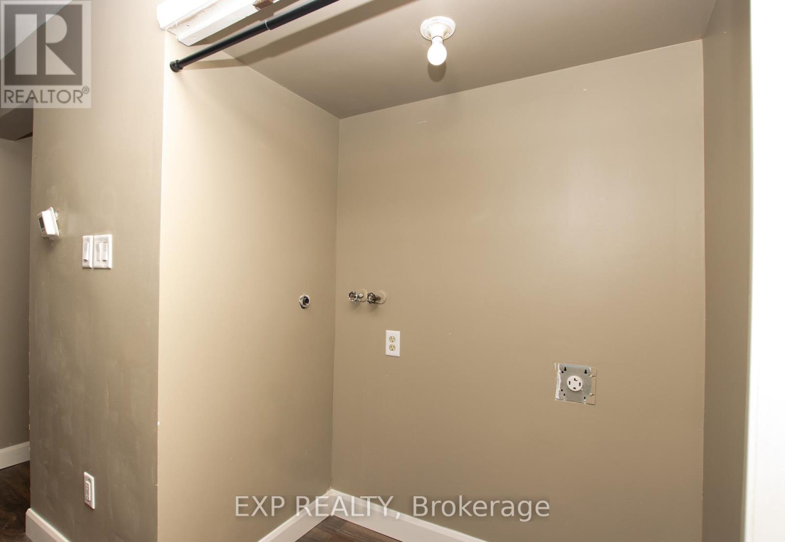 190 MUNROE STREET - 15