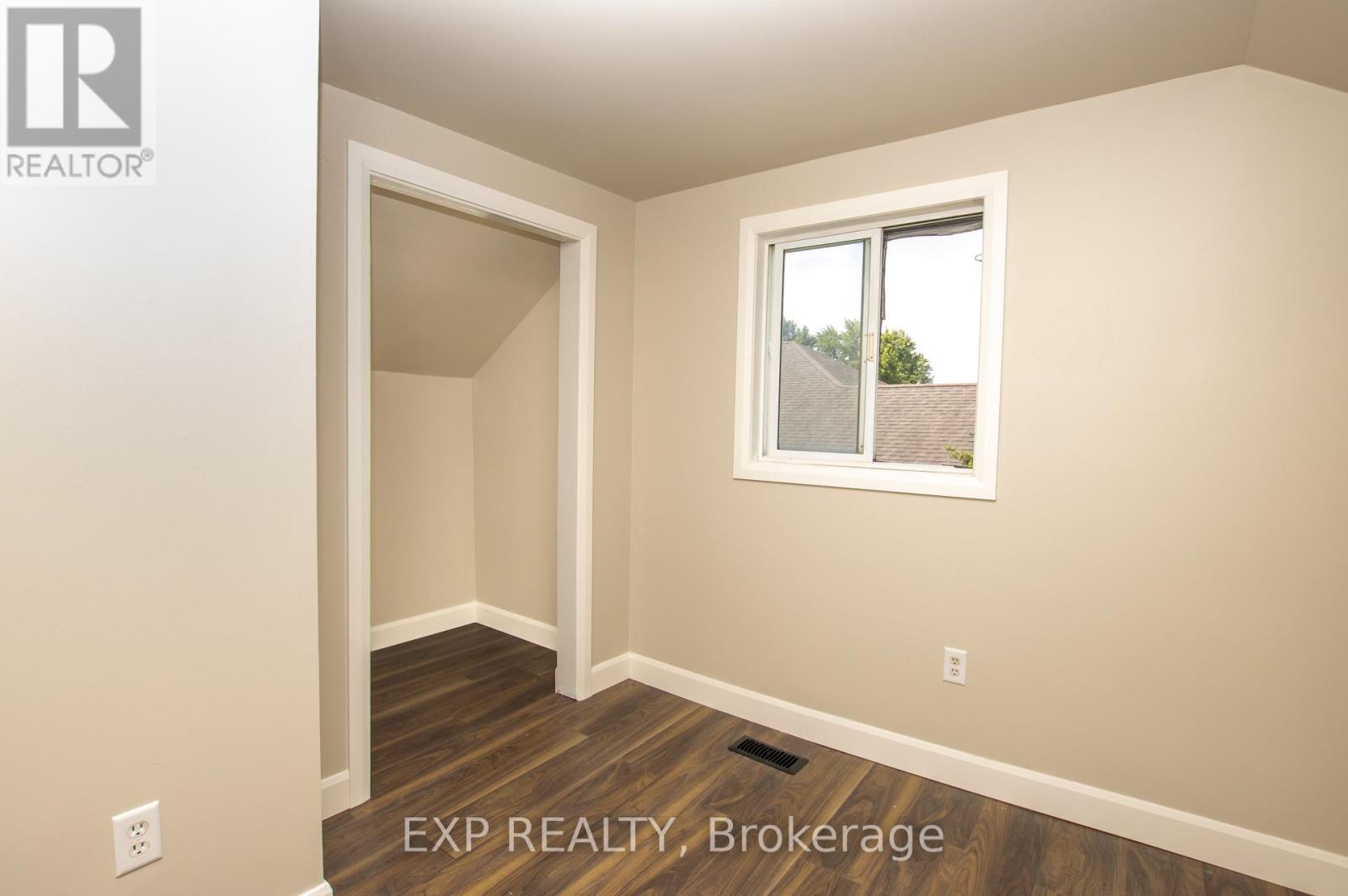 190 MUNROE STREET - 18