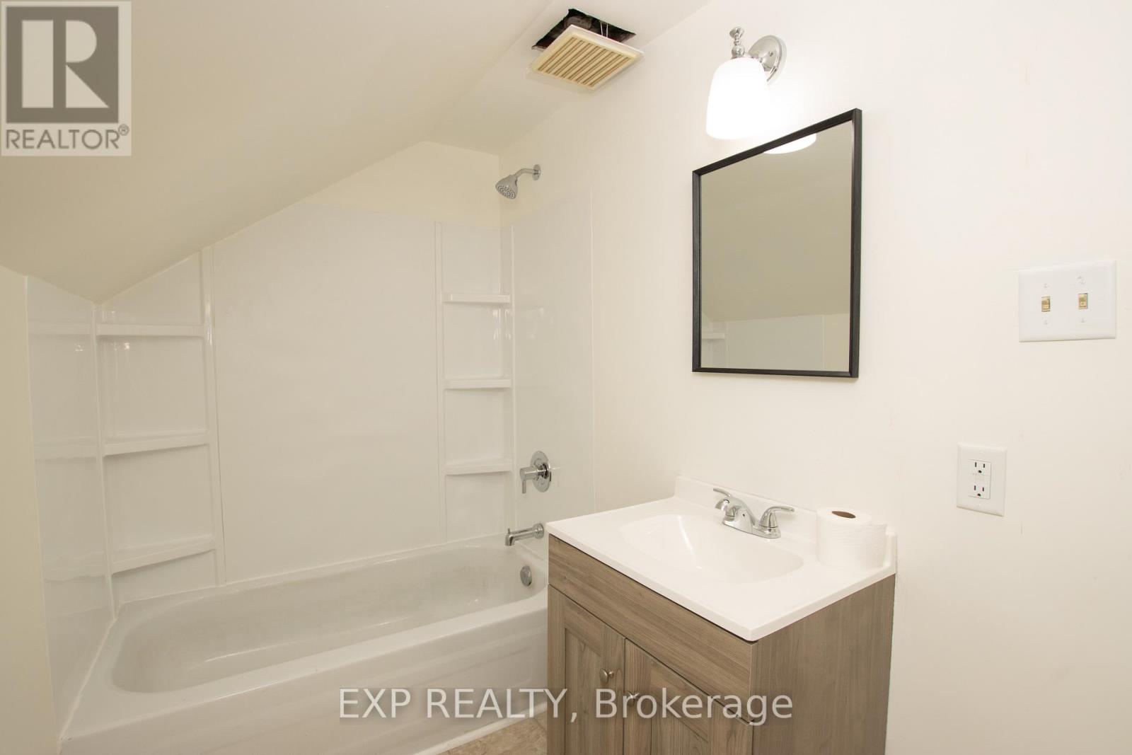 190 MUNROE STREET - 21
