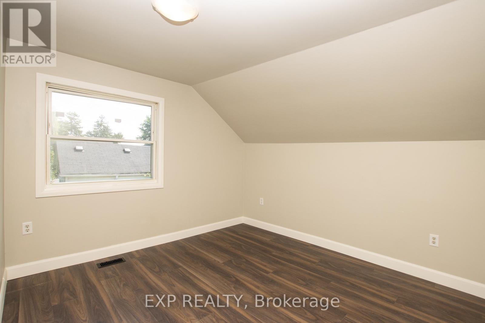 190 MUNROE STREET - 22