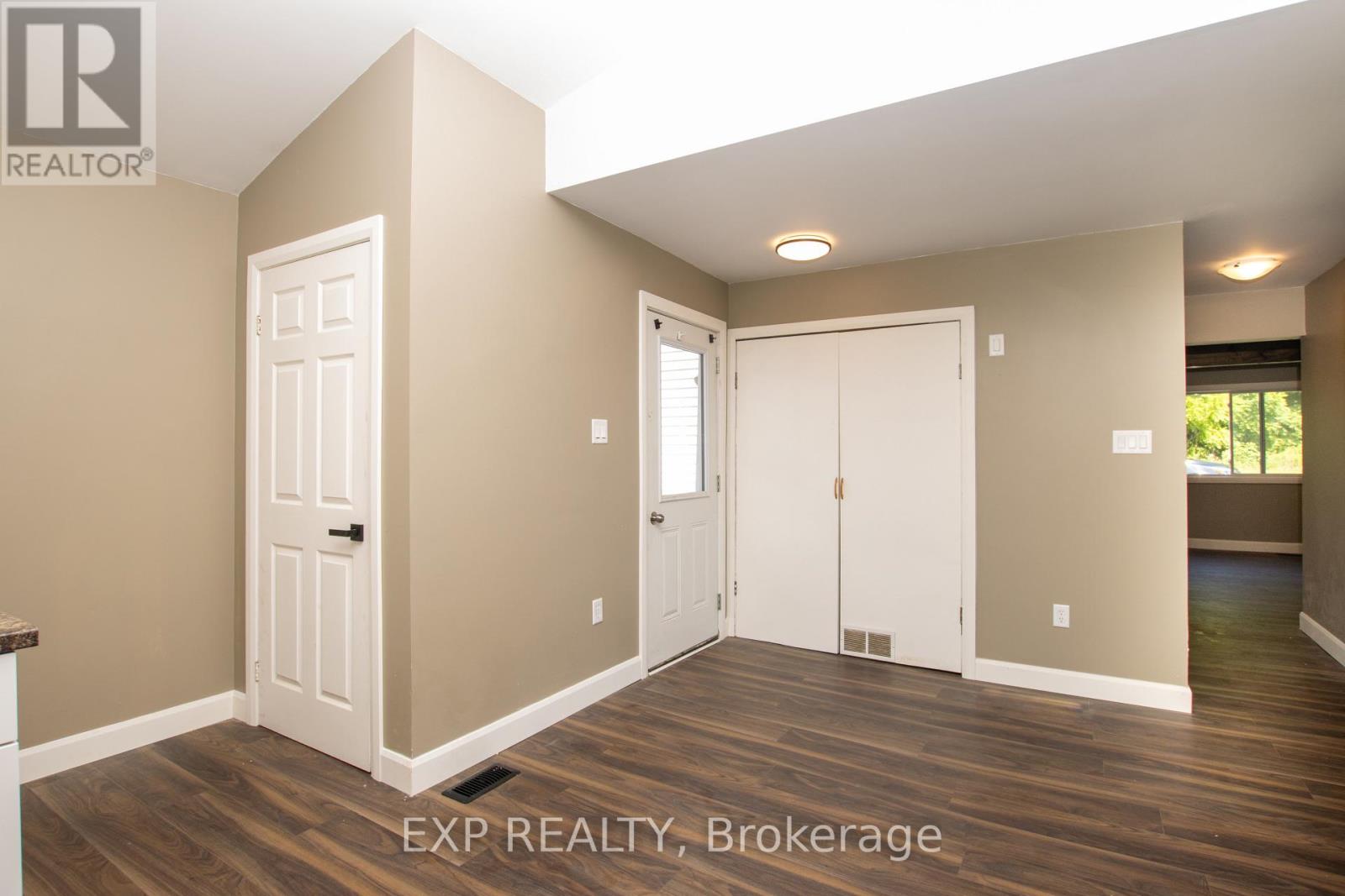 190 MUNROE STREET - 8