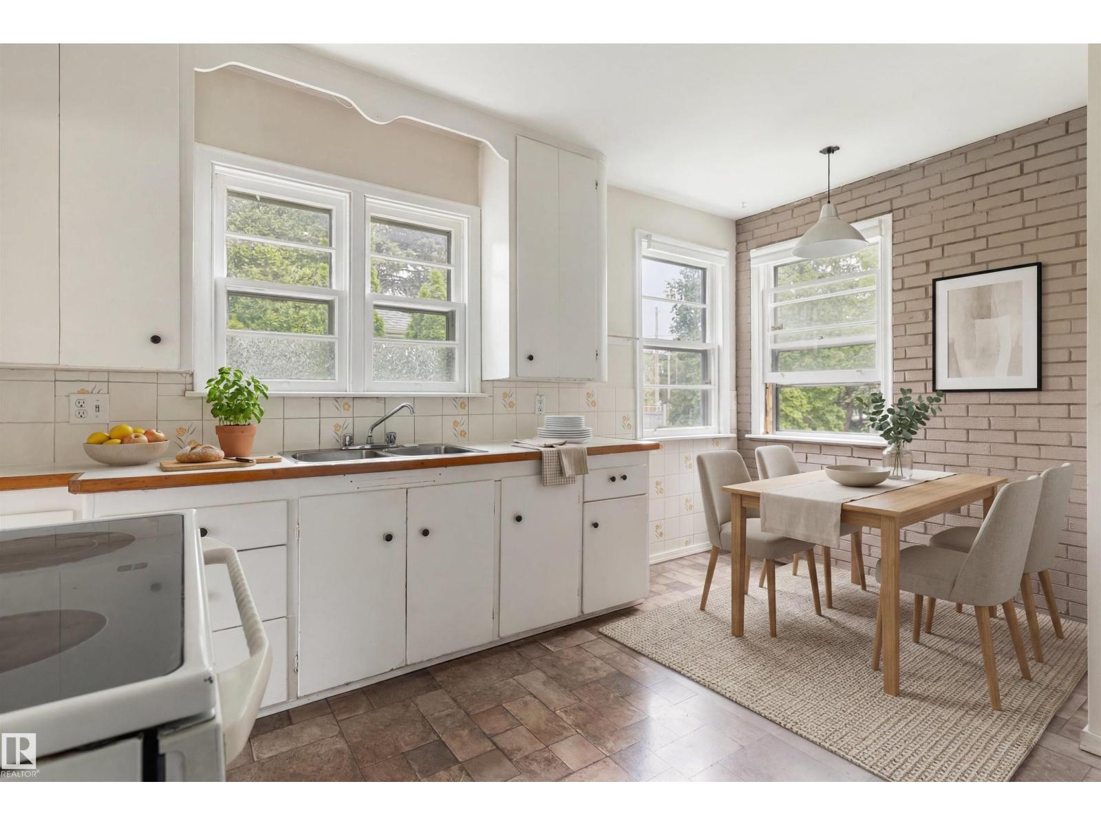 10215 138 ST NW - 12