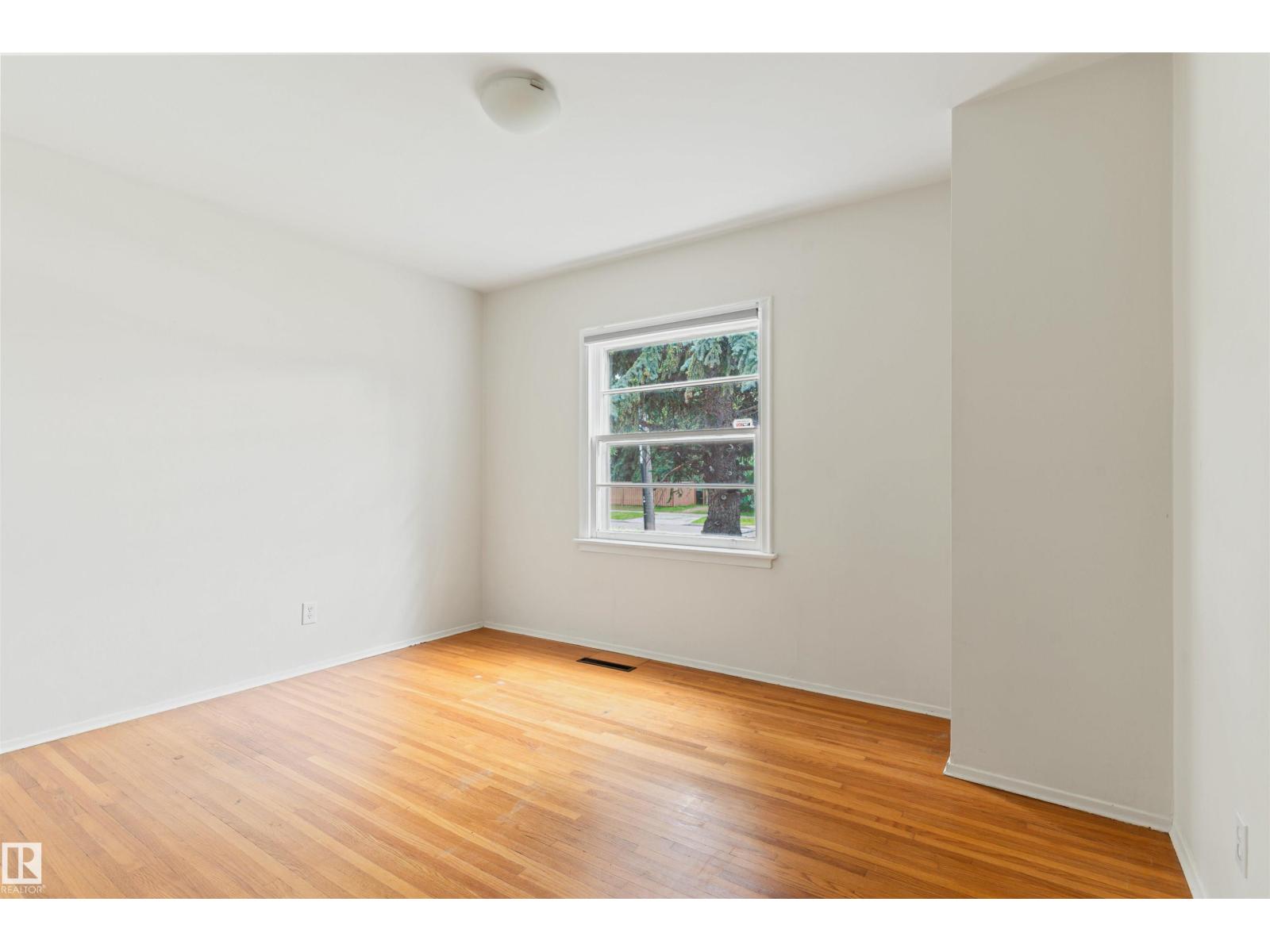 10215 138 ST NW - 18