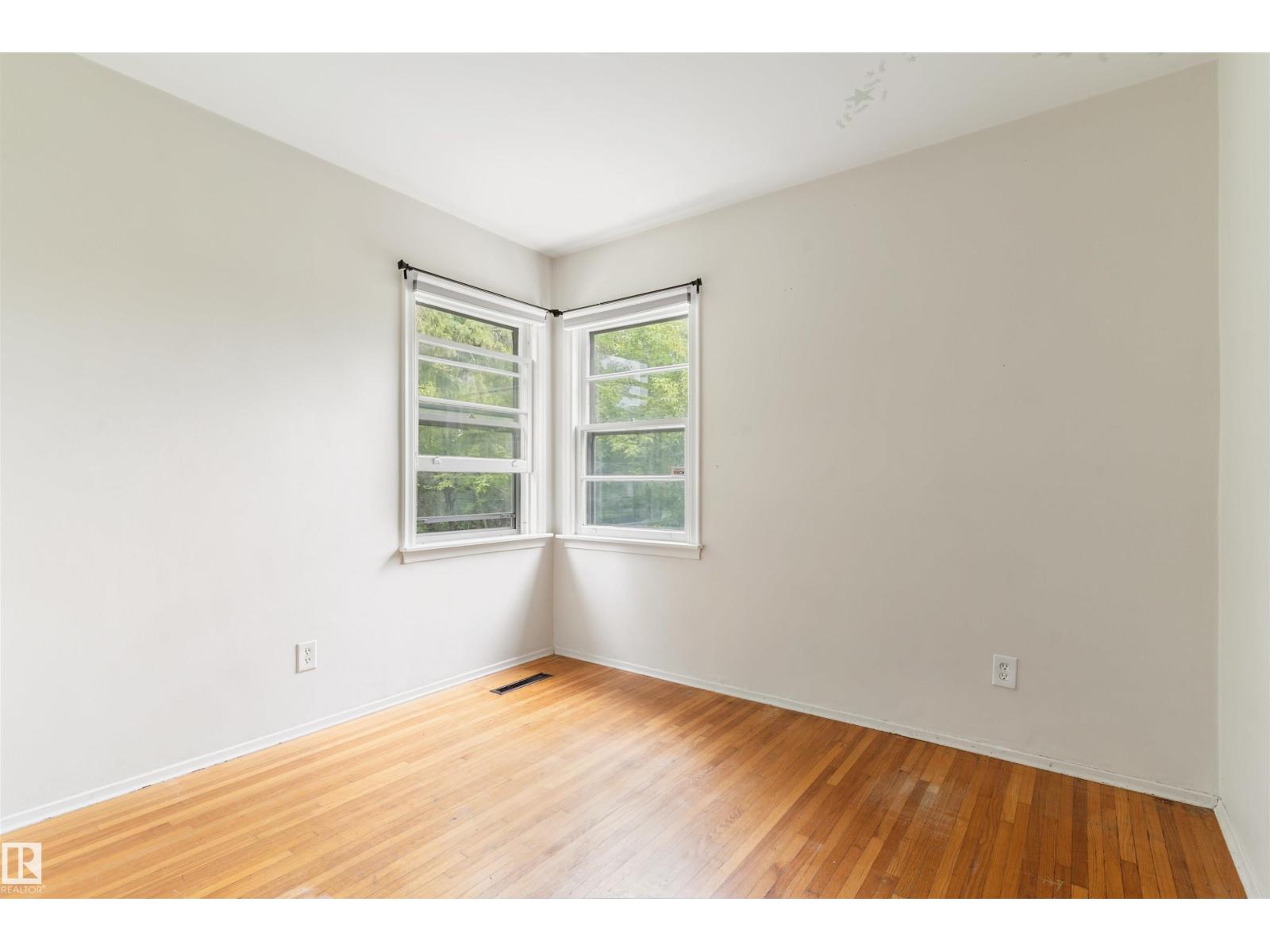 10215 138 ST NW - 20