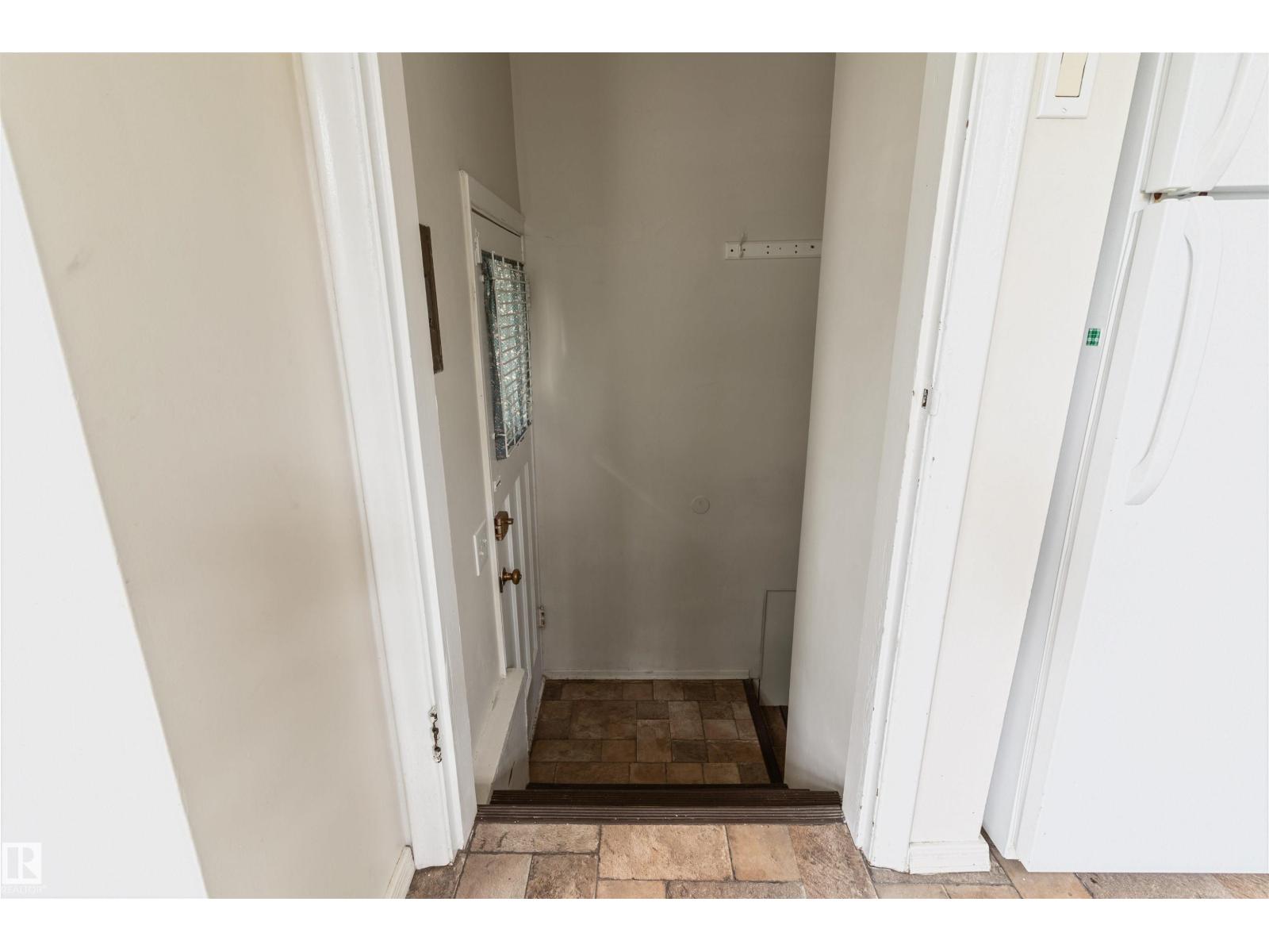 10215 138 ST NW - 25