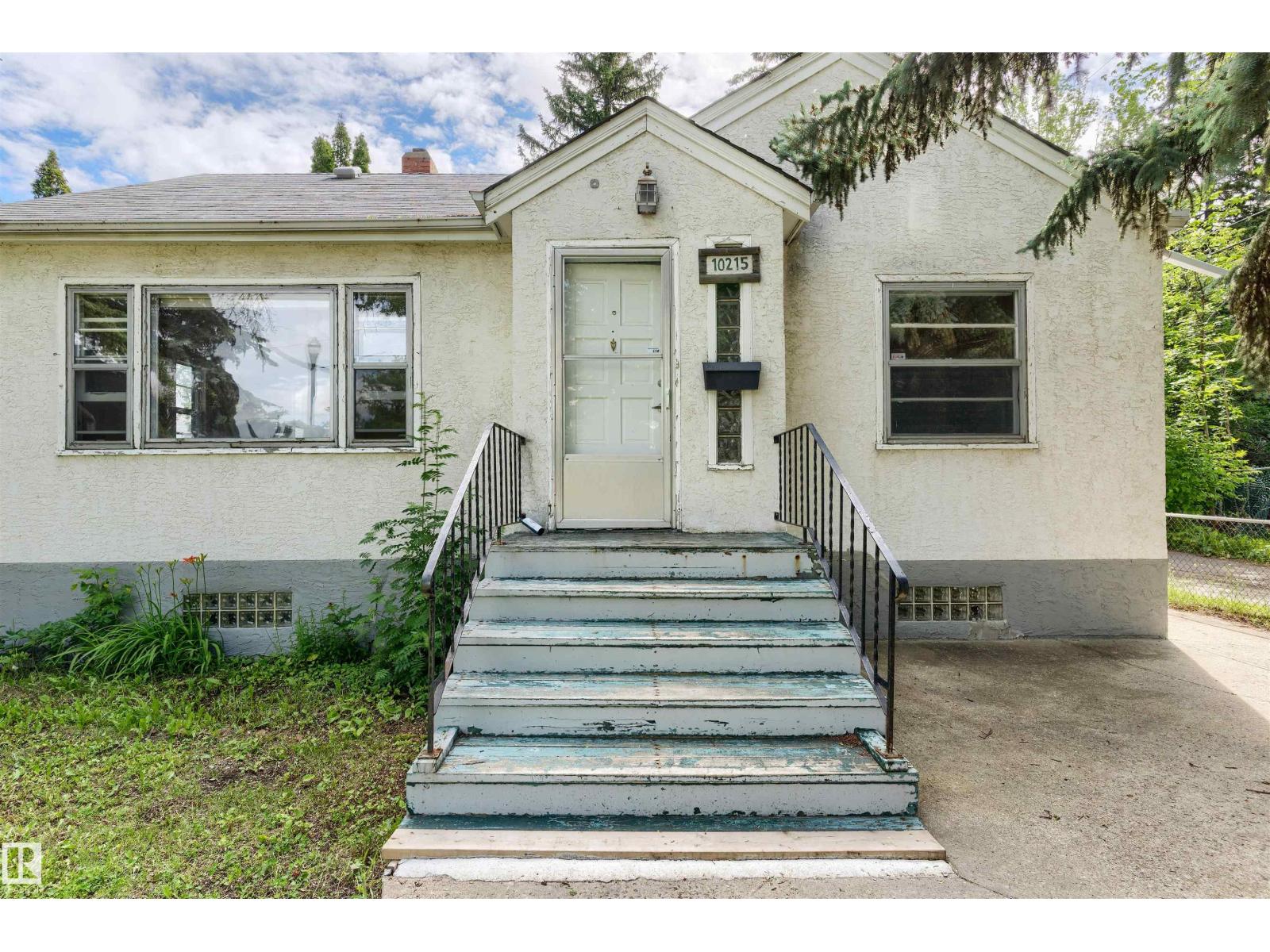 10215 138 ST NW - 3