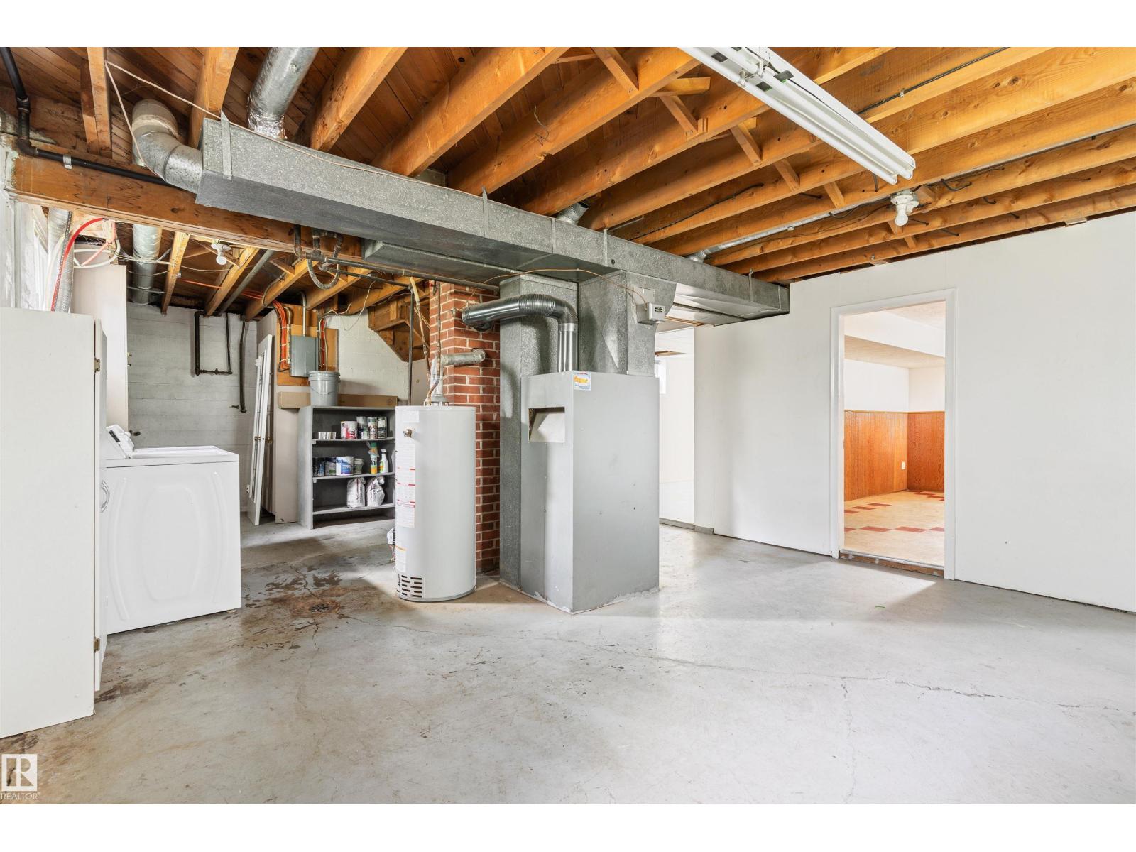 10215 138 ST NW - 32