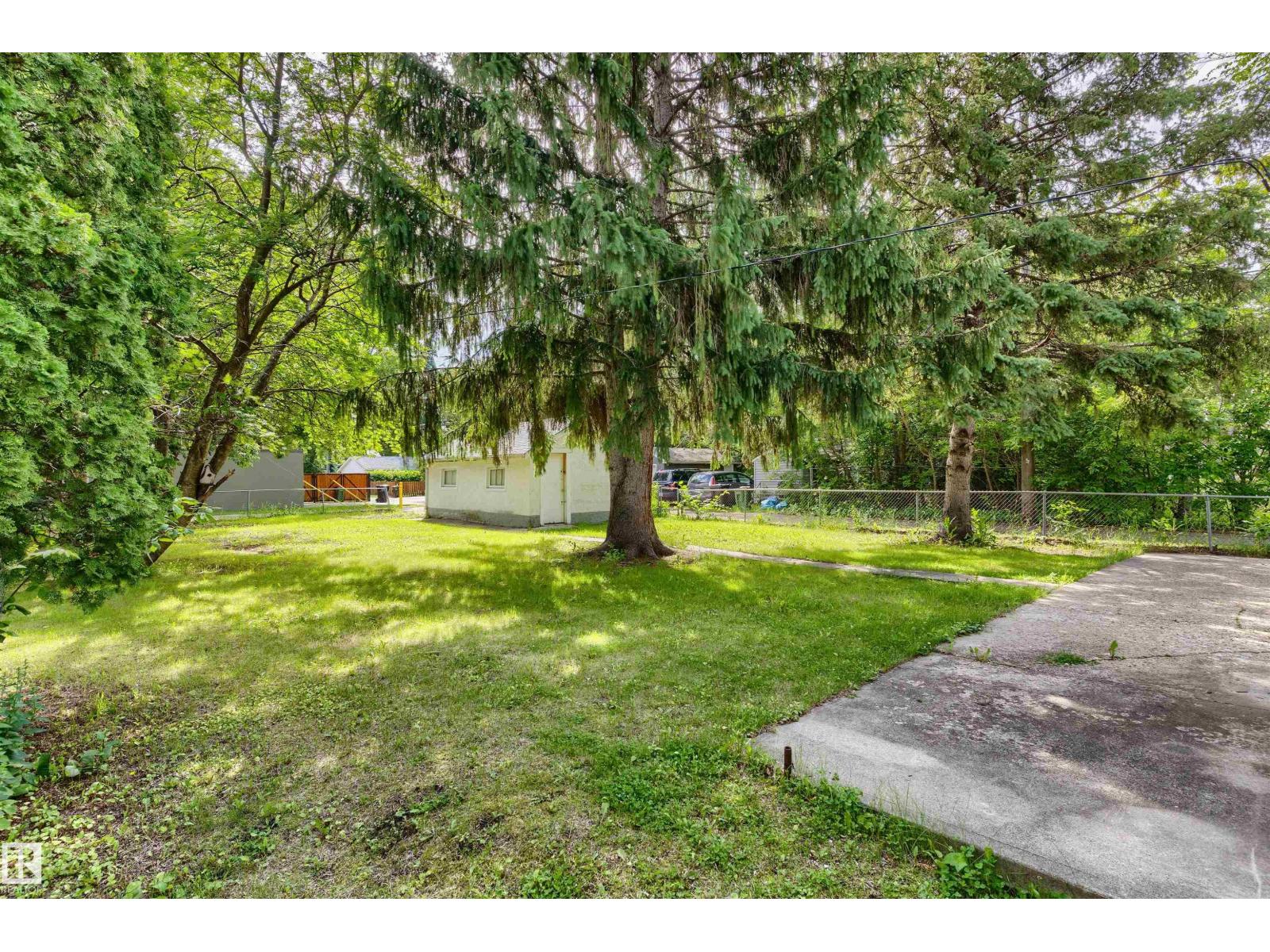 10215 138 ST NW - 36