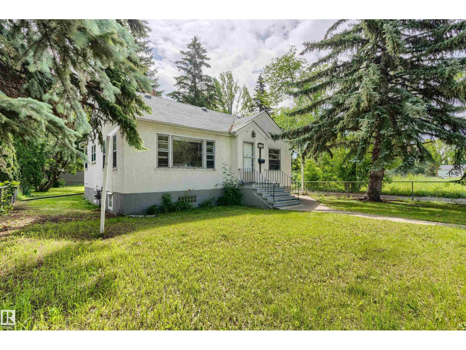 10215 138 ST NW - 50