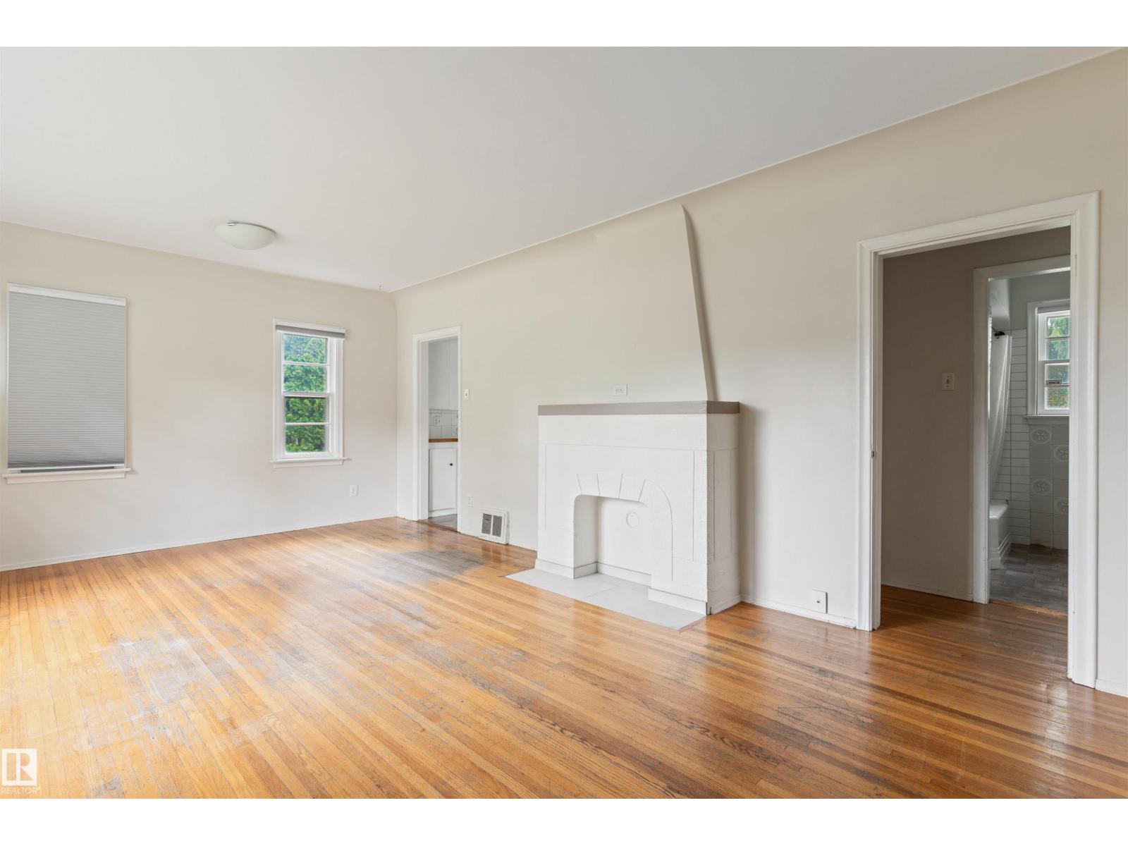 10215 138 ST NW - 6