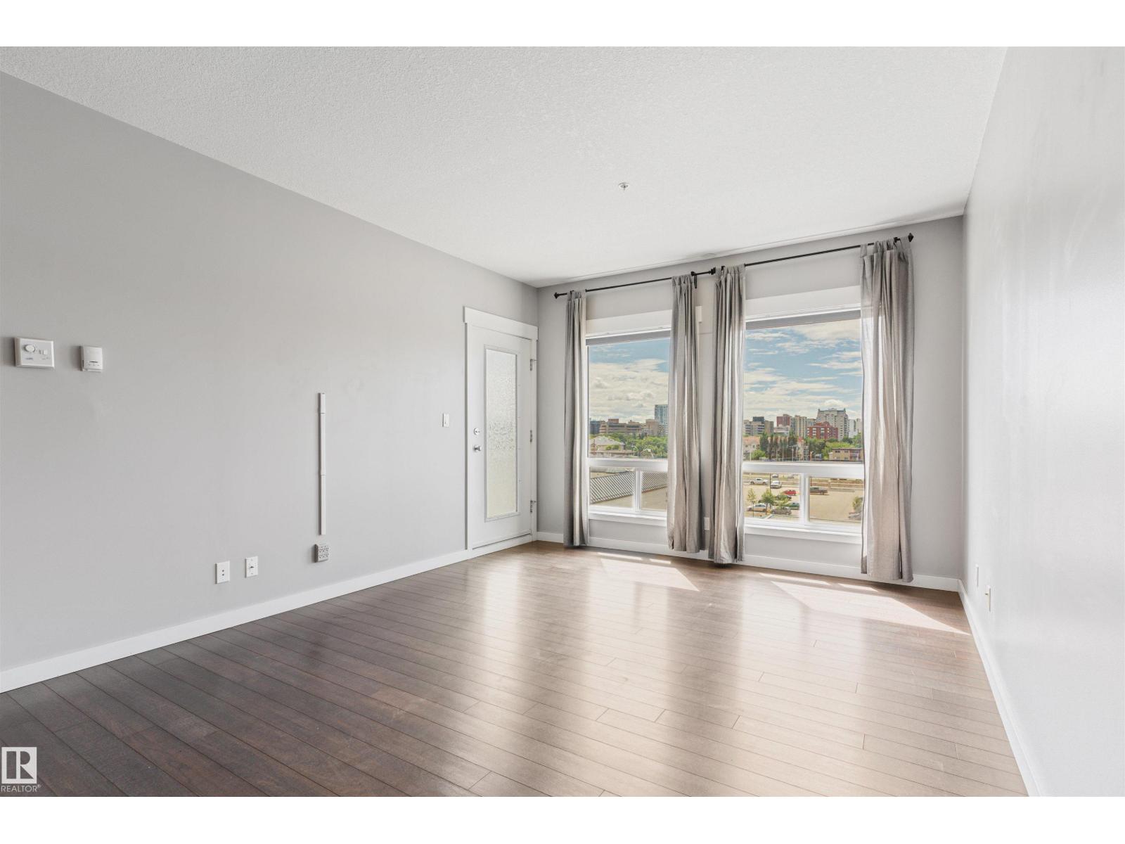 #510 11425 105 AV NW - 17