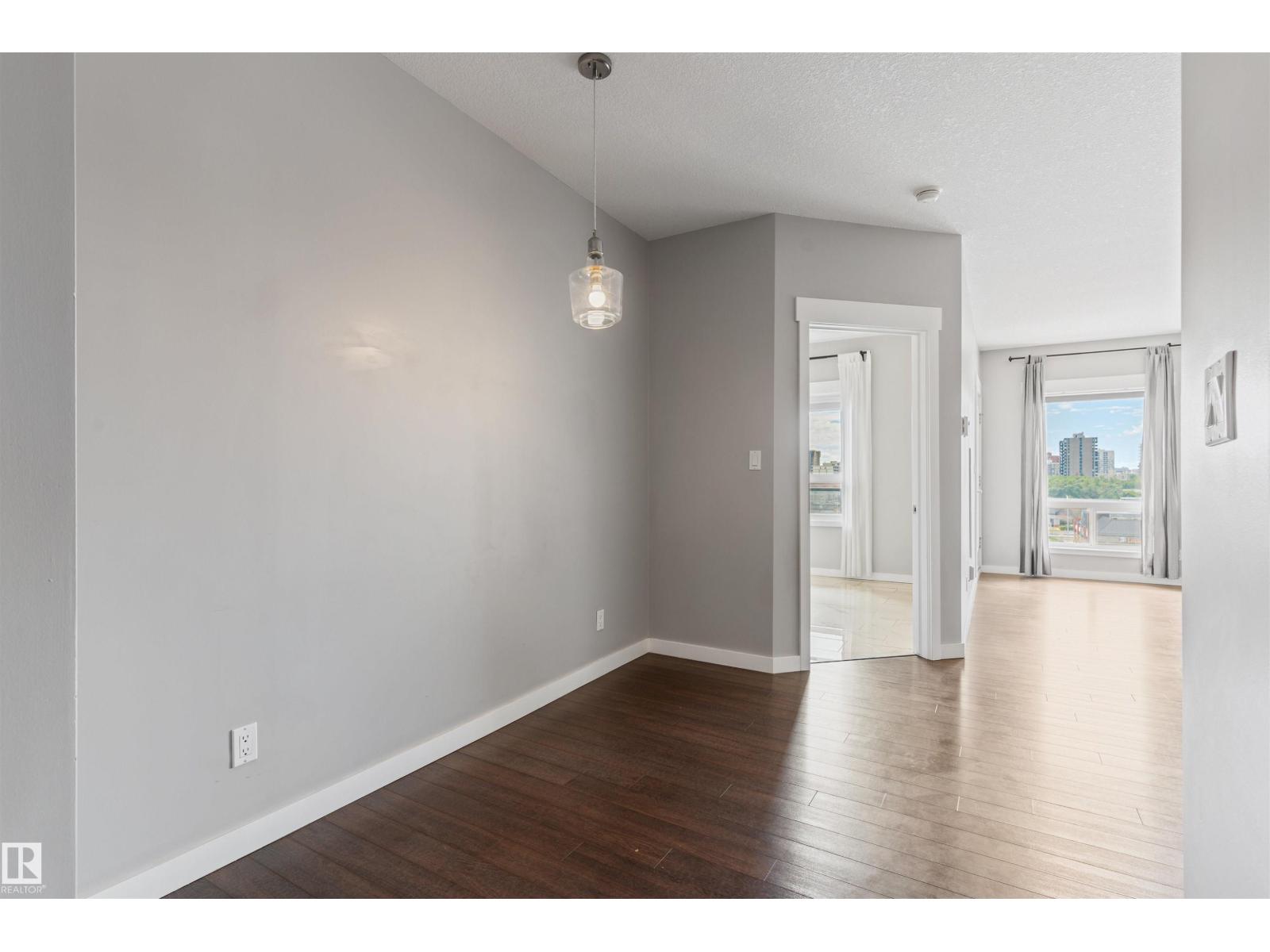 #510 11425 105 AV NW - 7