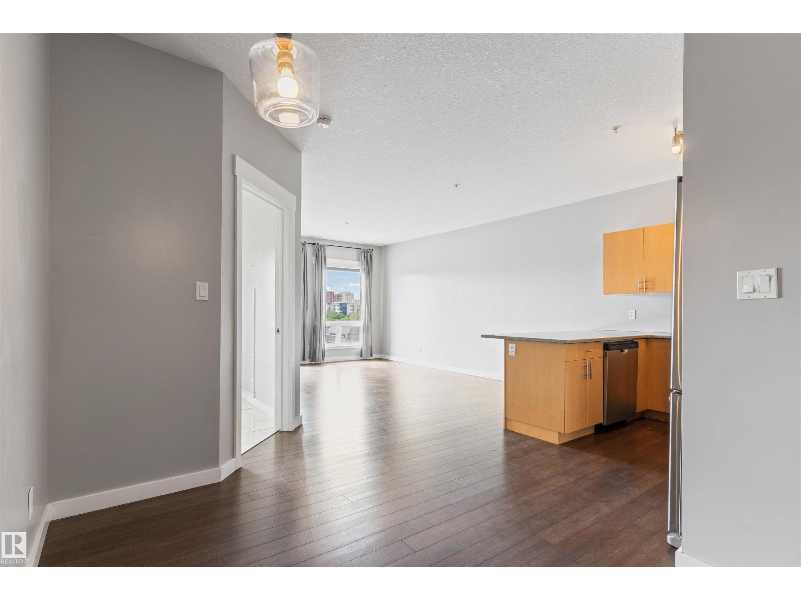 #510 11425 105 AV NW - 9