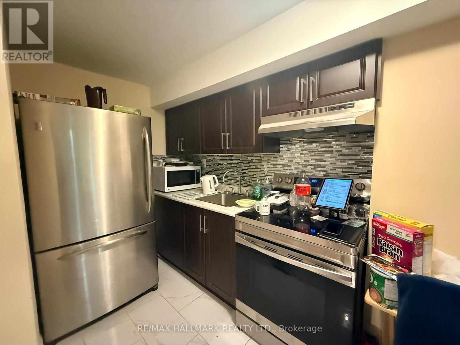 46 HYACINTH CRESCENT - 19