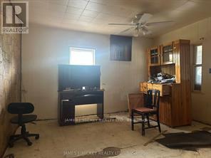 4 Bed, 1 Bath House for Sale in Pembroke – 979 LEA STREET, Pembroke – MLS# X13526420 - Image 5