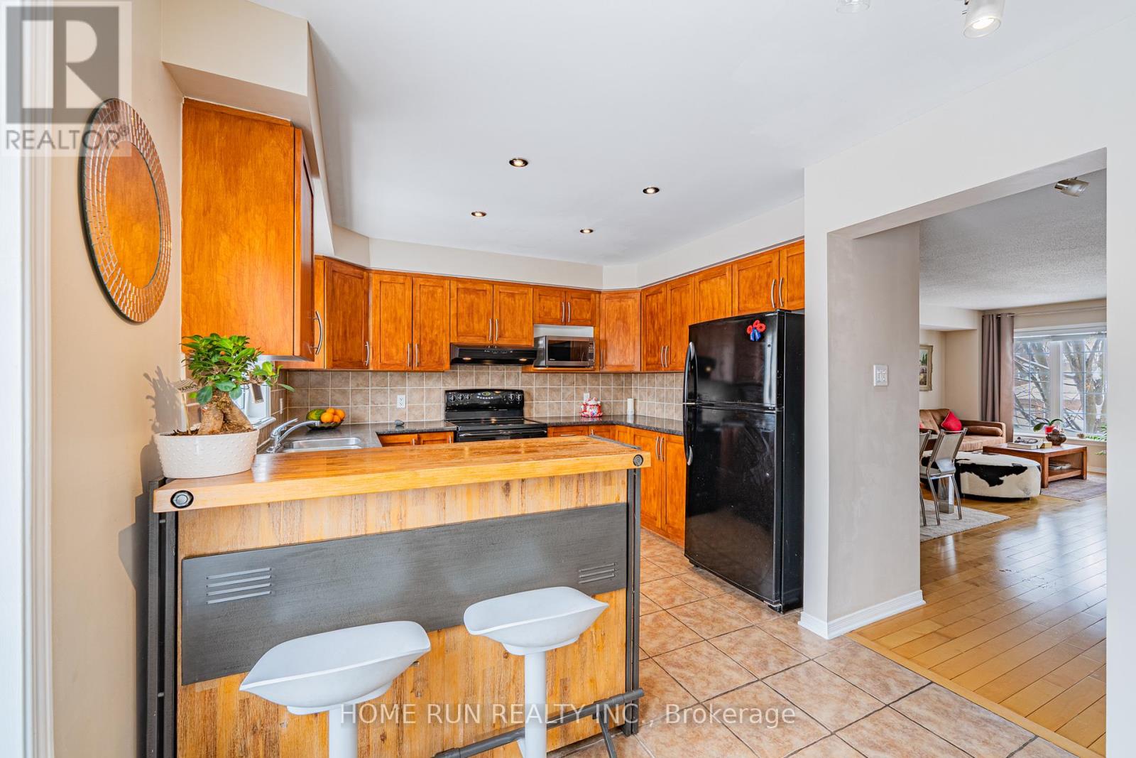 #207 90 EDENVALE DRIVE - 12