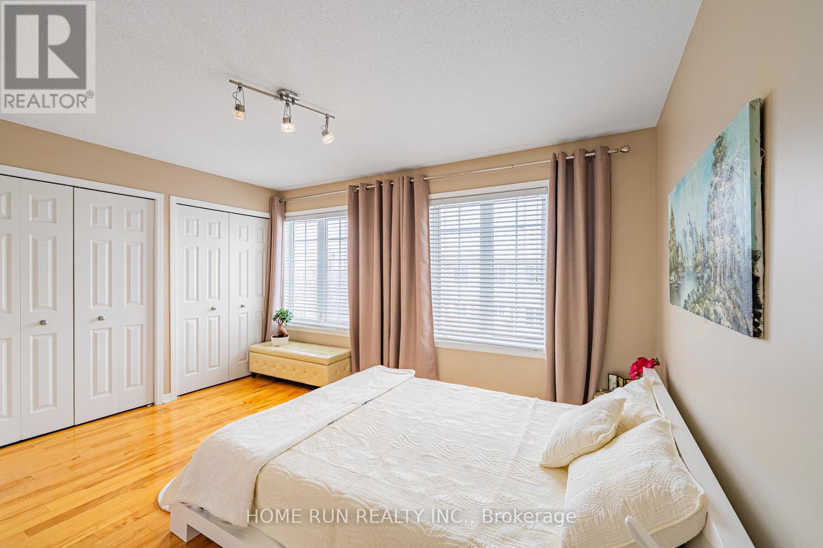 #207 90 EDENVALE DRIVE - 31