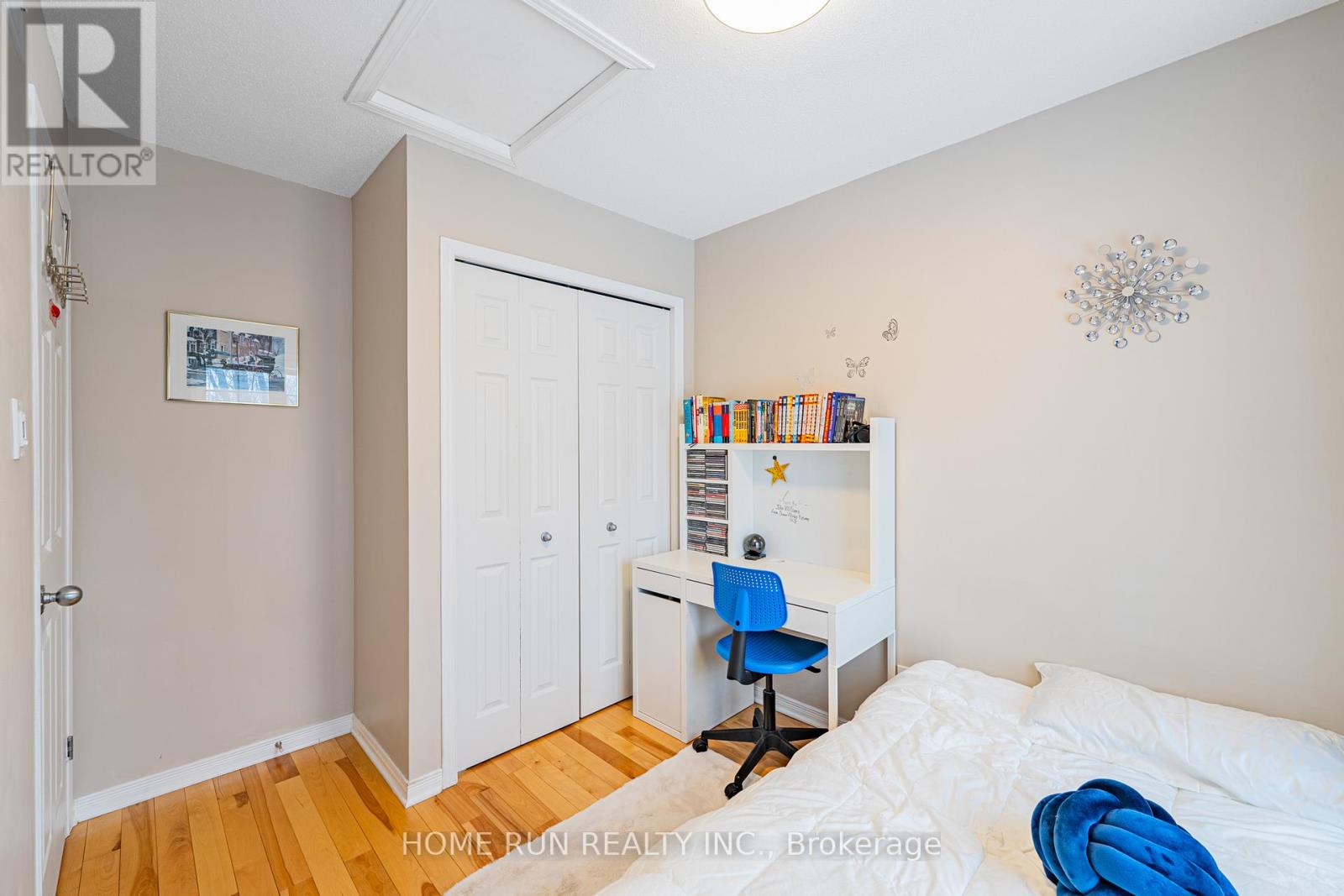 #207 90 EDENVALE DRIVE - 35