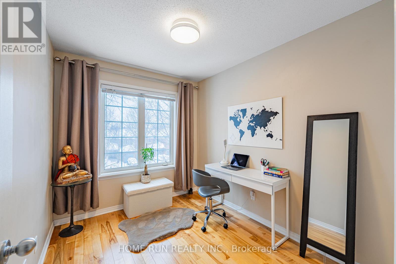 #207 90 EDENVALE DRIVE - 36