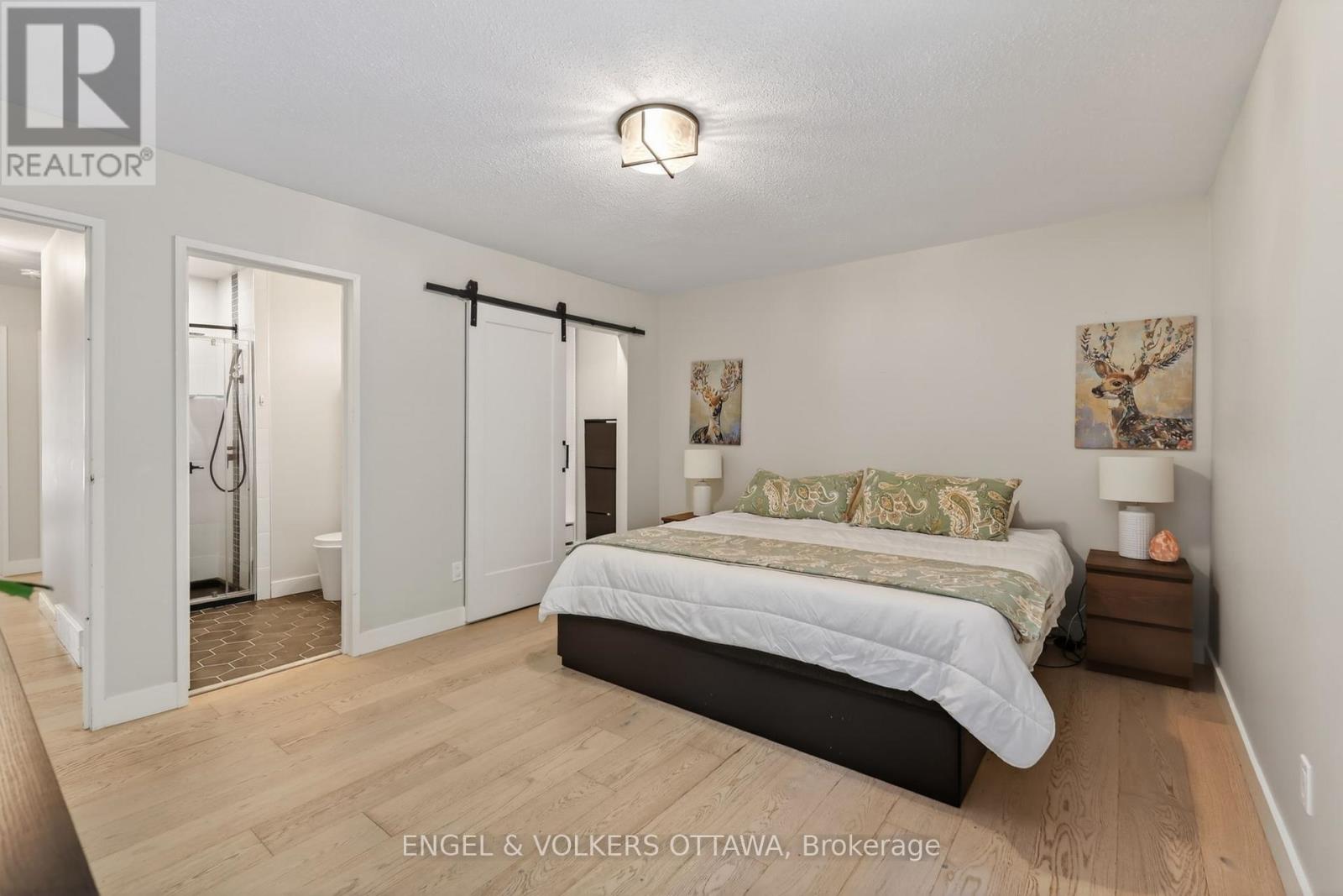 #6 164 MCCLINTOCK WAY - 20