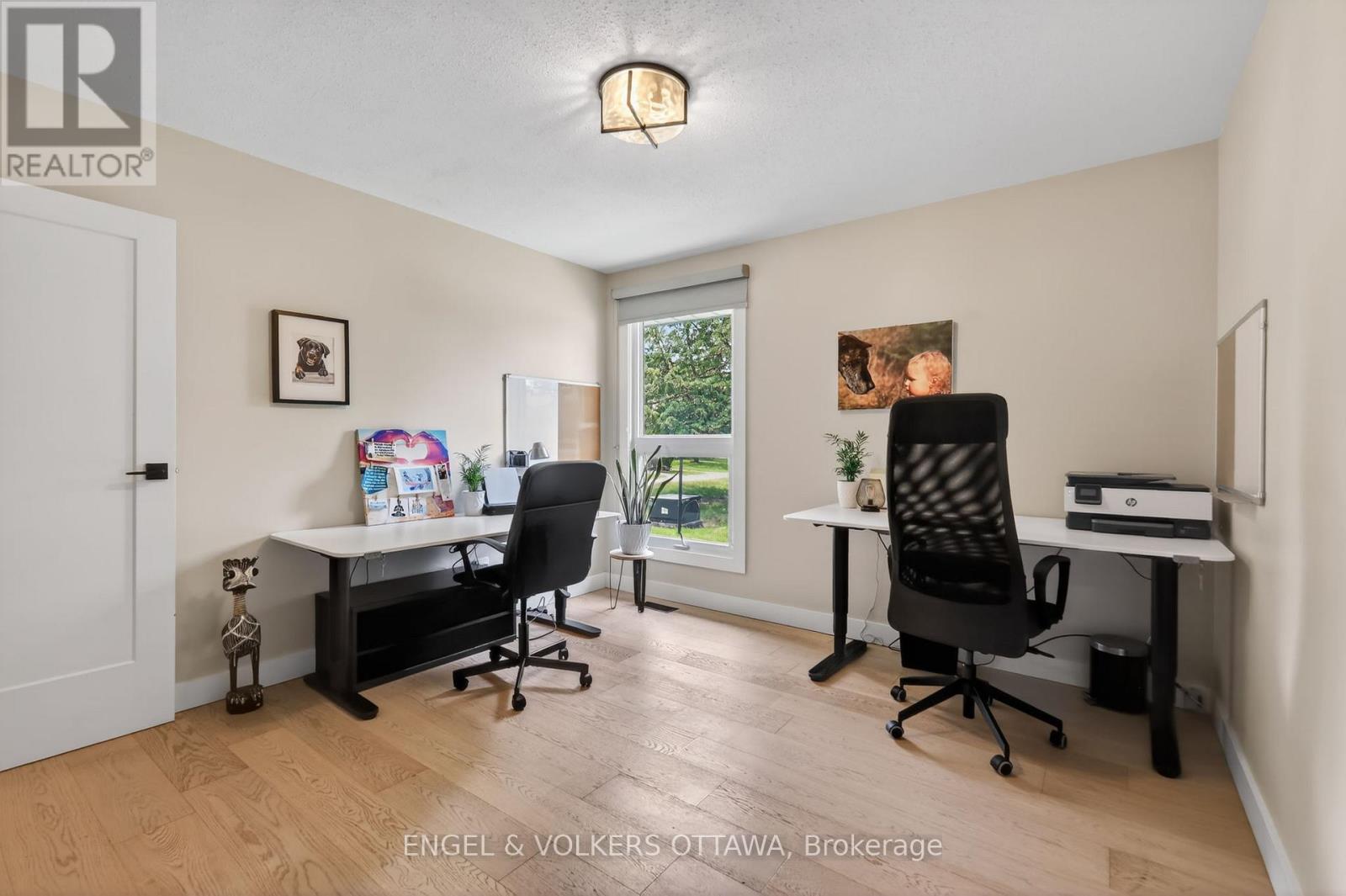 #6 164 MCCLINTOCK WAY - 28