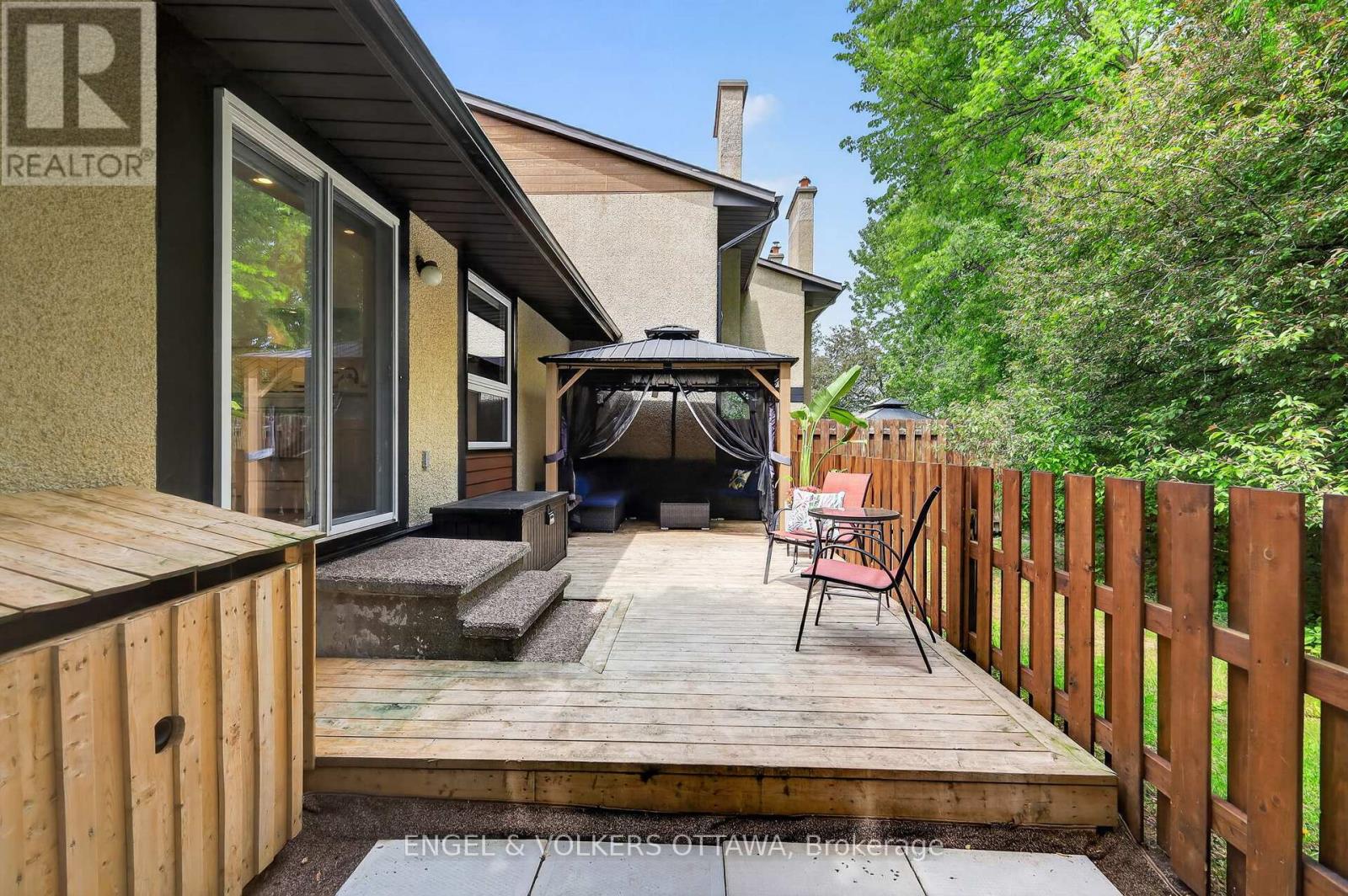 #6 164 MCCLINTOCK WAY - 45
