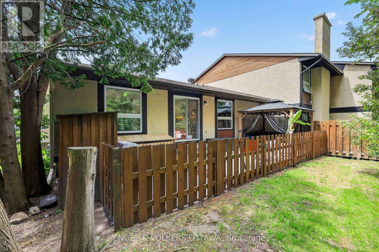 #6 164 MCCLINTOCK WAY - 46